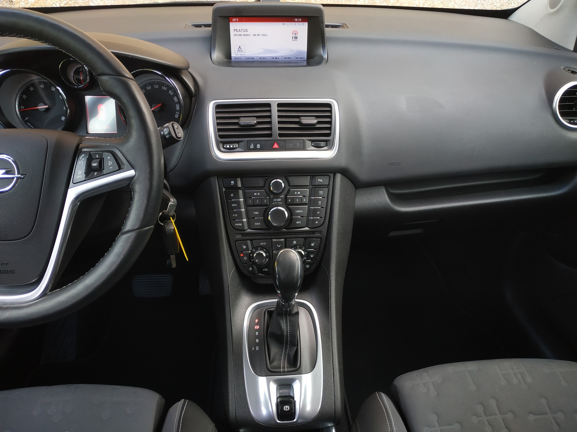 OPEL Meriva 1.4 Turbo Cosmo Automatic-image-14