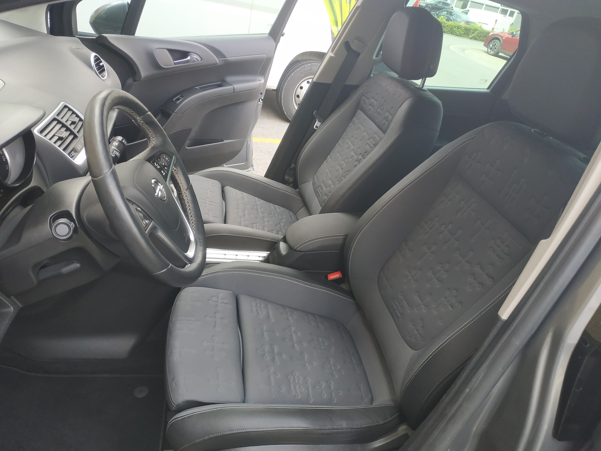 OPEL Meriva 1.4 Turbo Cosmo Automatic-image-13
