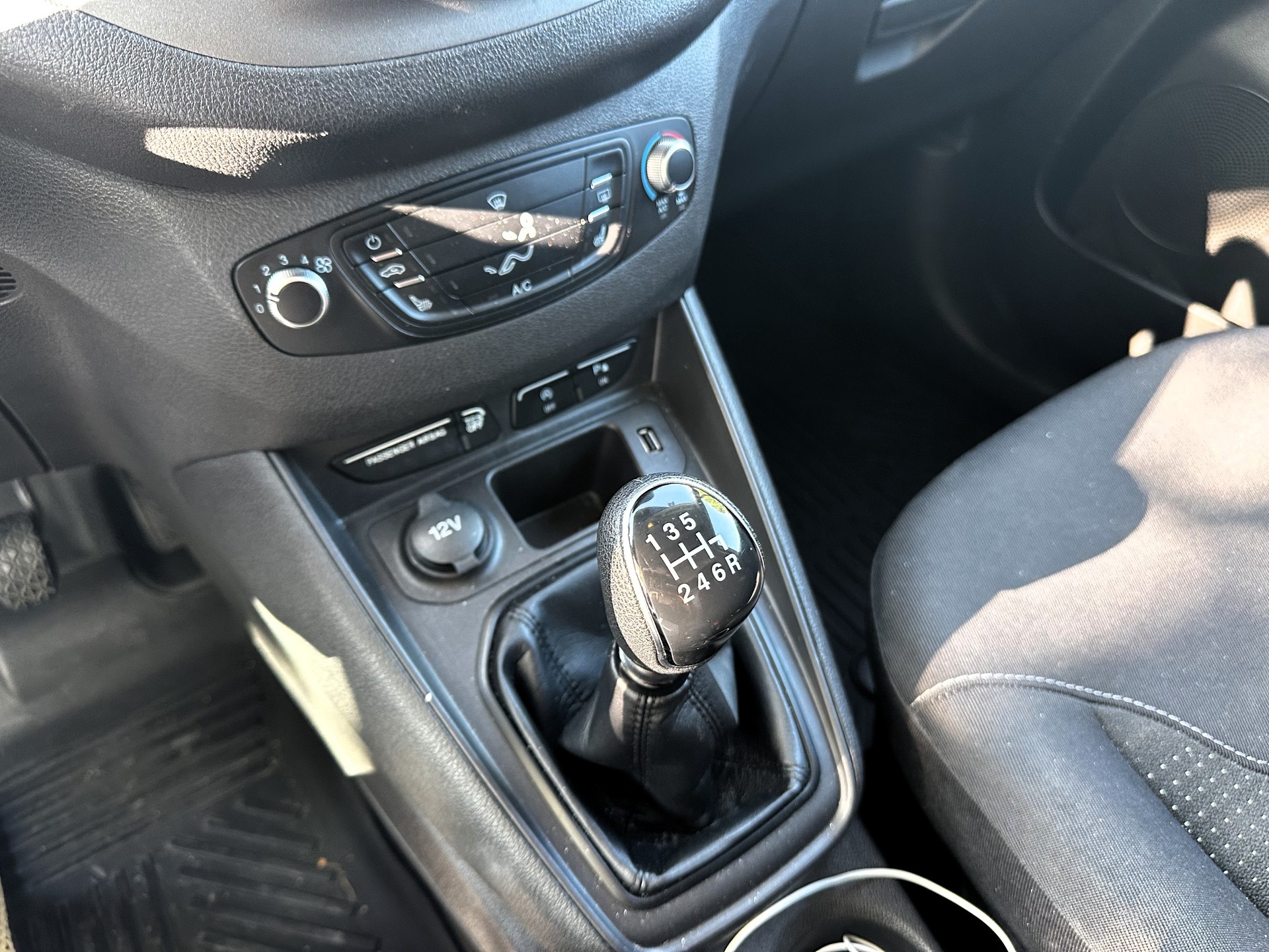 FORD Transit Courier Van 1.0 EcoBoost Trend-image-14