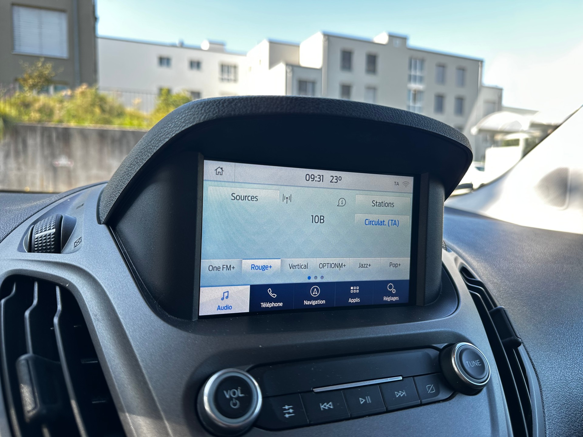 FORD Transit Courier Van 1.0 EcoBoost Trend-image-9