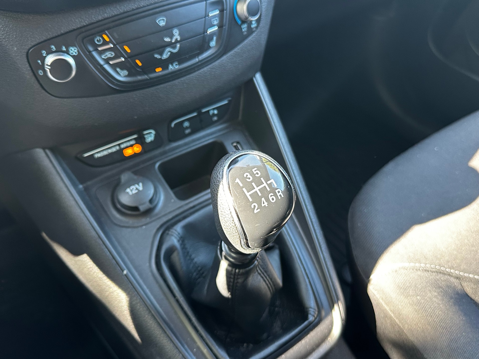 FORD Transit Courier Van 1.0 EcoBoost Trend-image-13