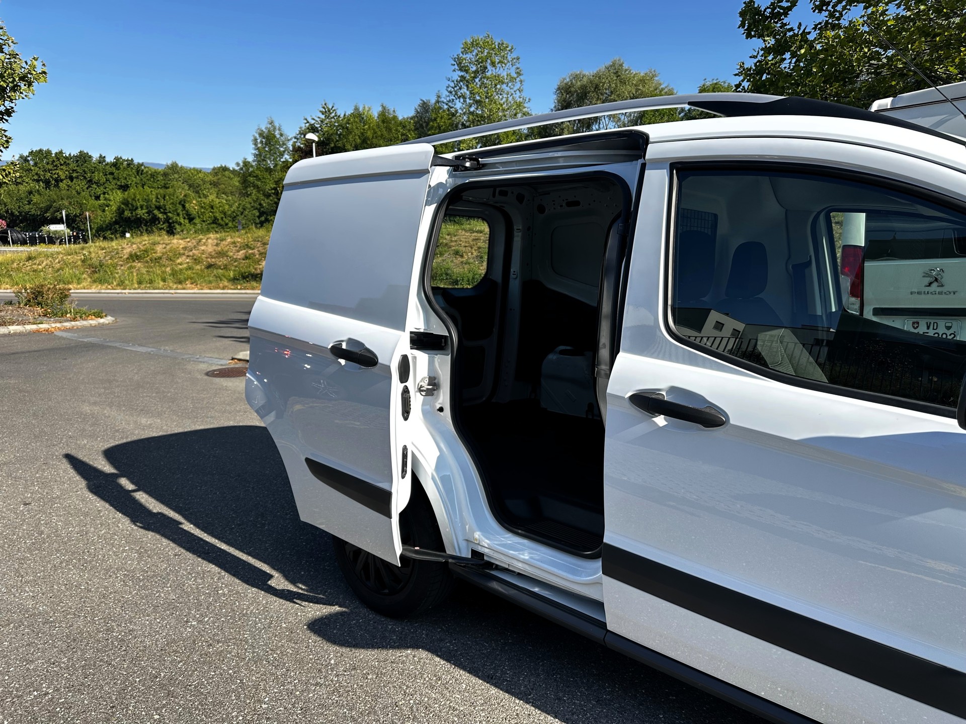 FORD Transit Courier Van 1.0 EcoBoost Trend-image-5