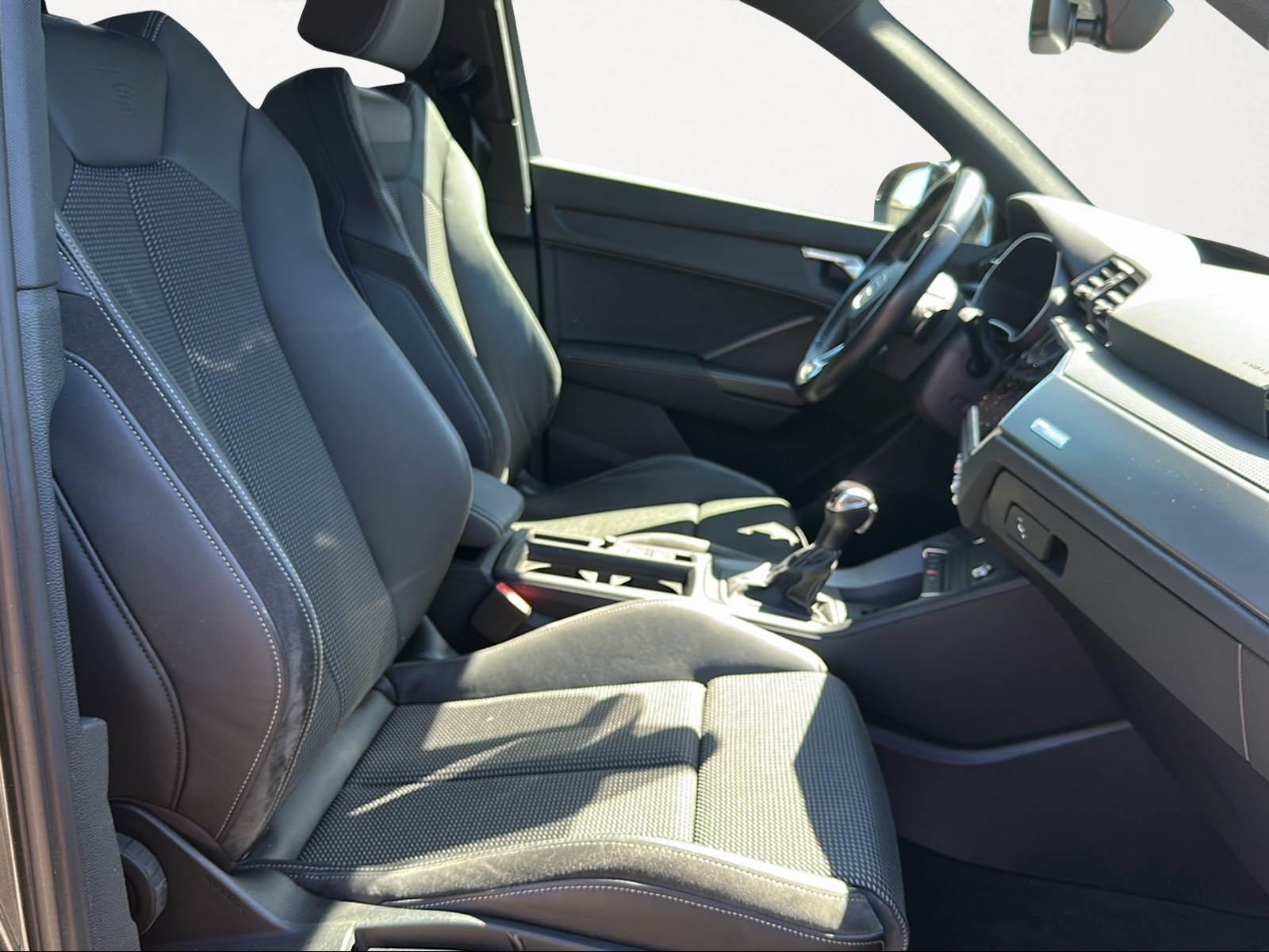 AUDI Q3 Sportback 45 TFSI e S line S-tronic-image-8
