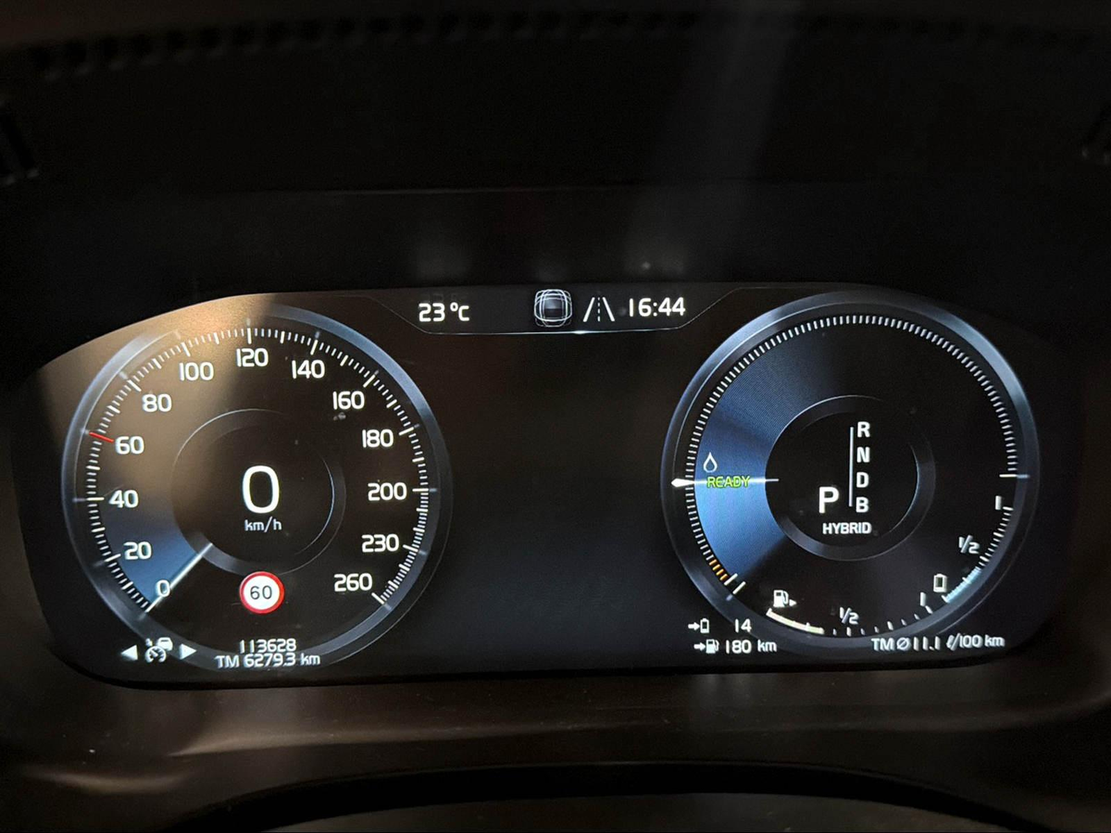 VOLVO XC60 2.0 T8 TE R-Design eAWD-image-10