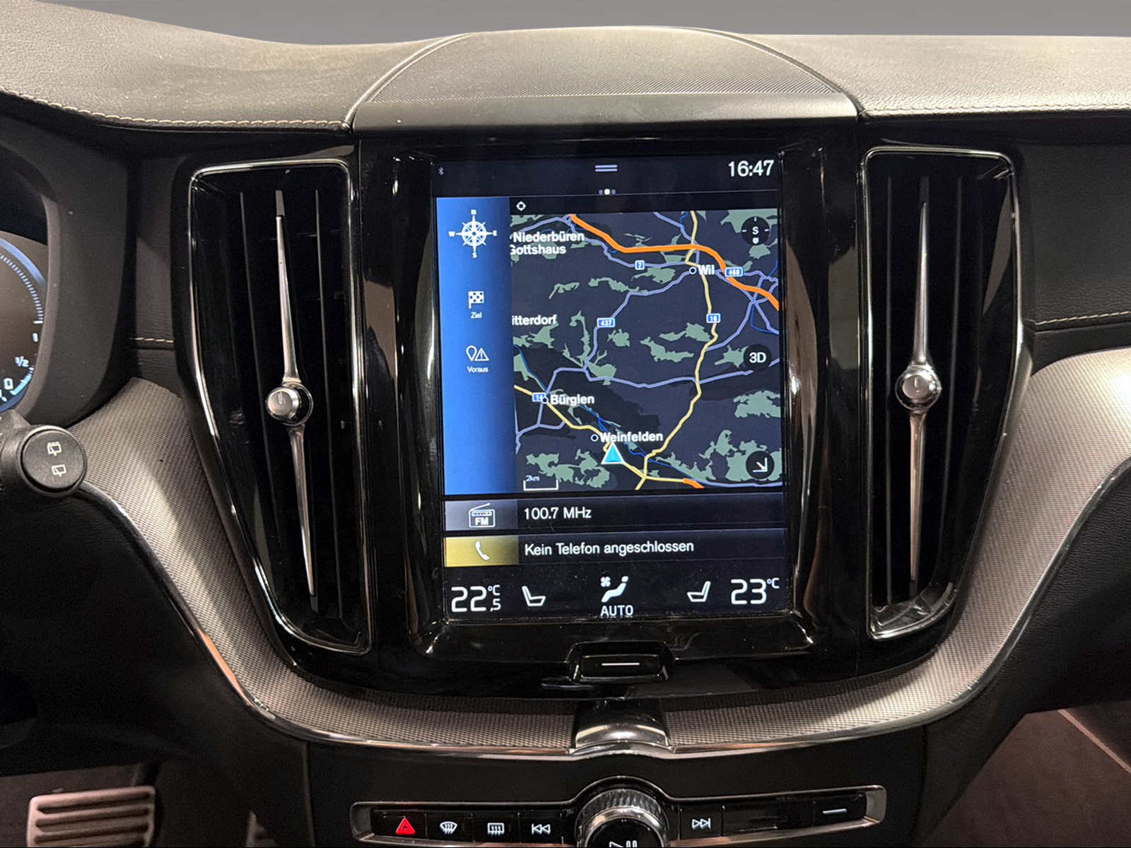 VOLVO XC60 2.0 T8 TE R-Design eAWD-image-12