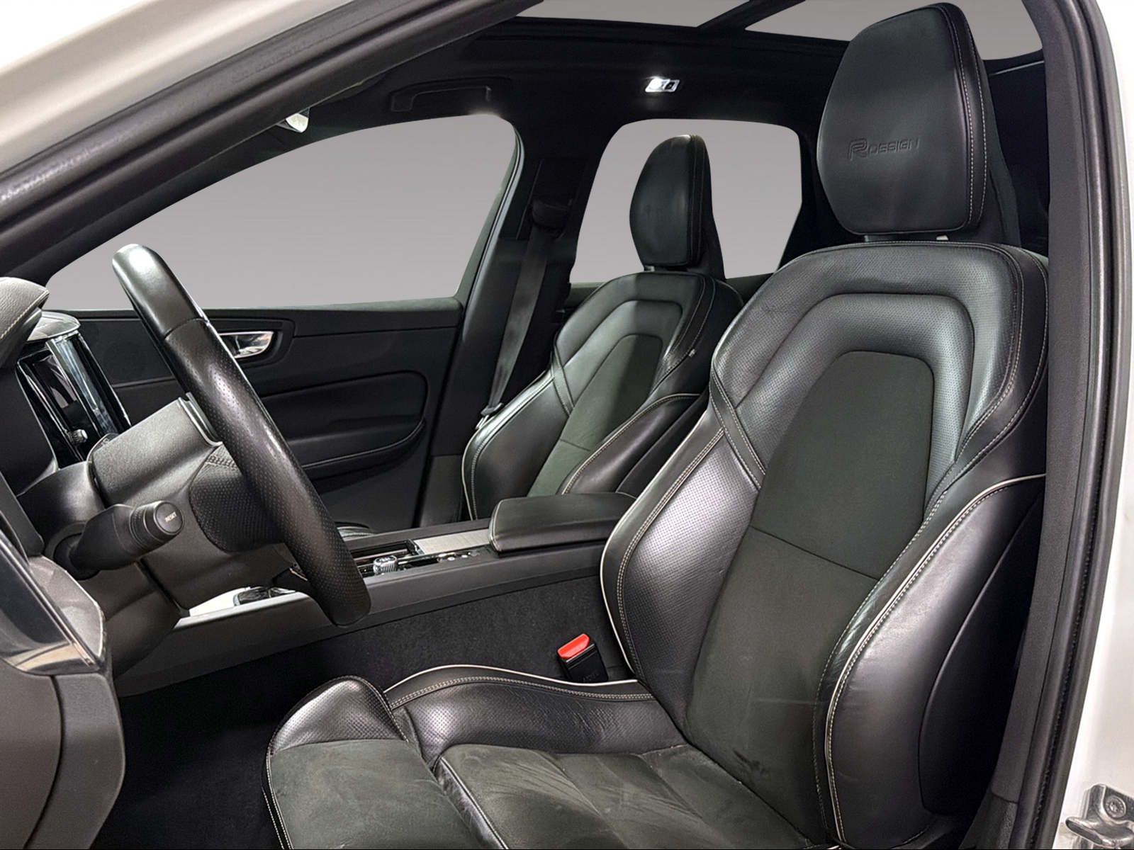VOLVO XC60 2.0 T8 TE R-Design eAWD-image-7