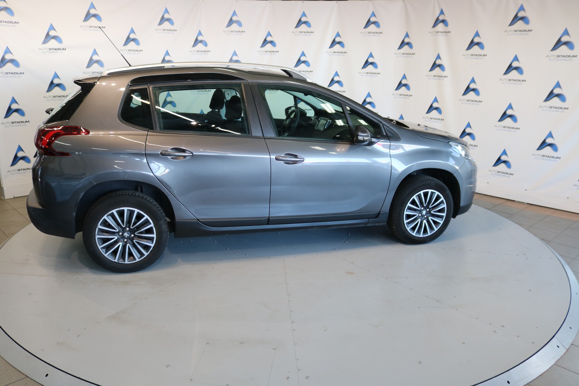 PEUGEOT 2008 1.2 PureTech Active-image-25