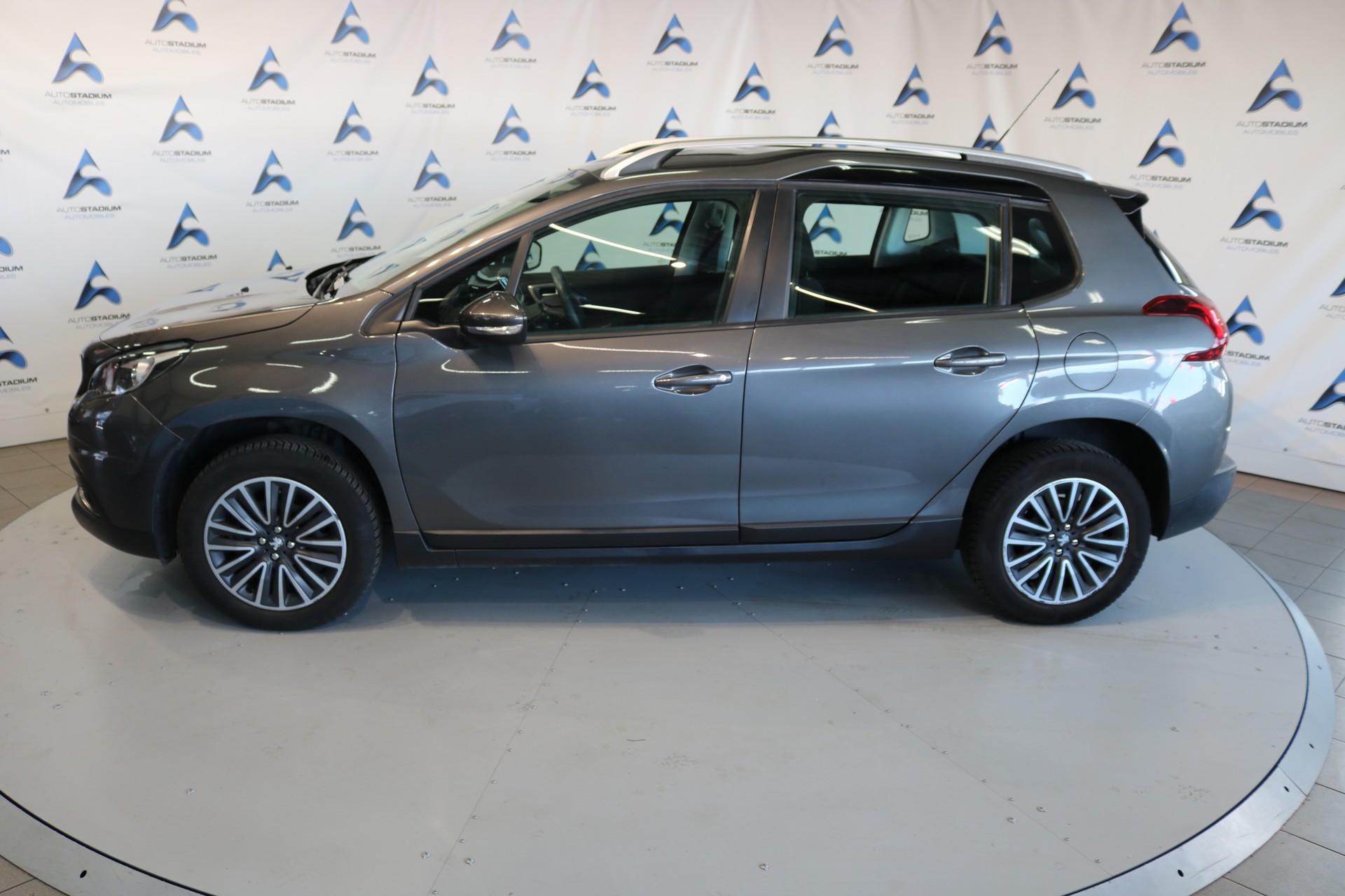 PEUGEOT 2008 1.2 PureTech Active-image-13