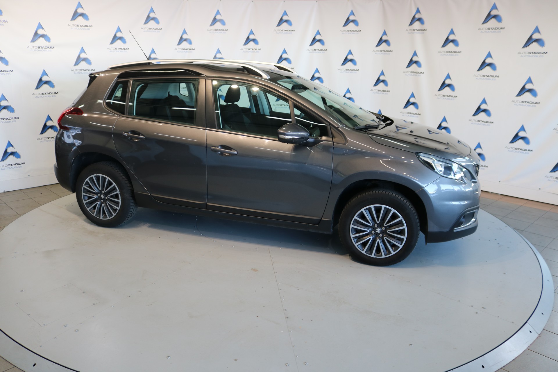 PEUGEOT 2008 1.2 PureTech Active-image-27
