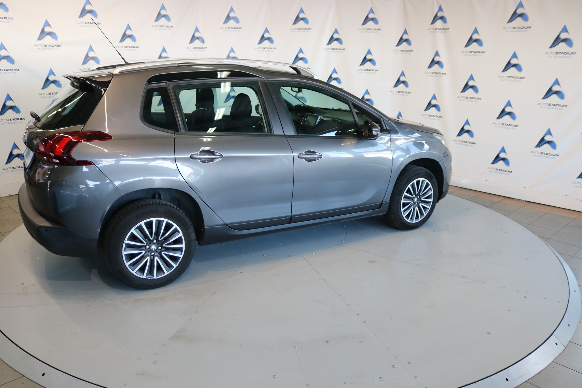 PEUGEOT 2008 1.2 PureTech Active-image-24