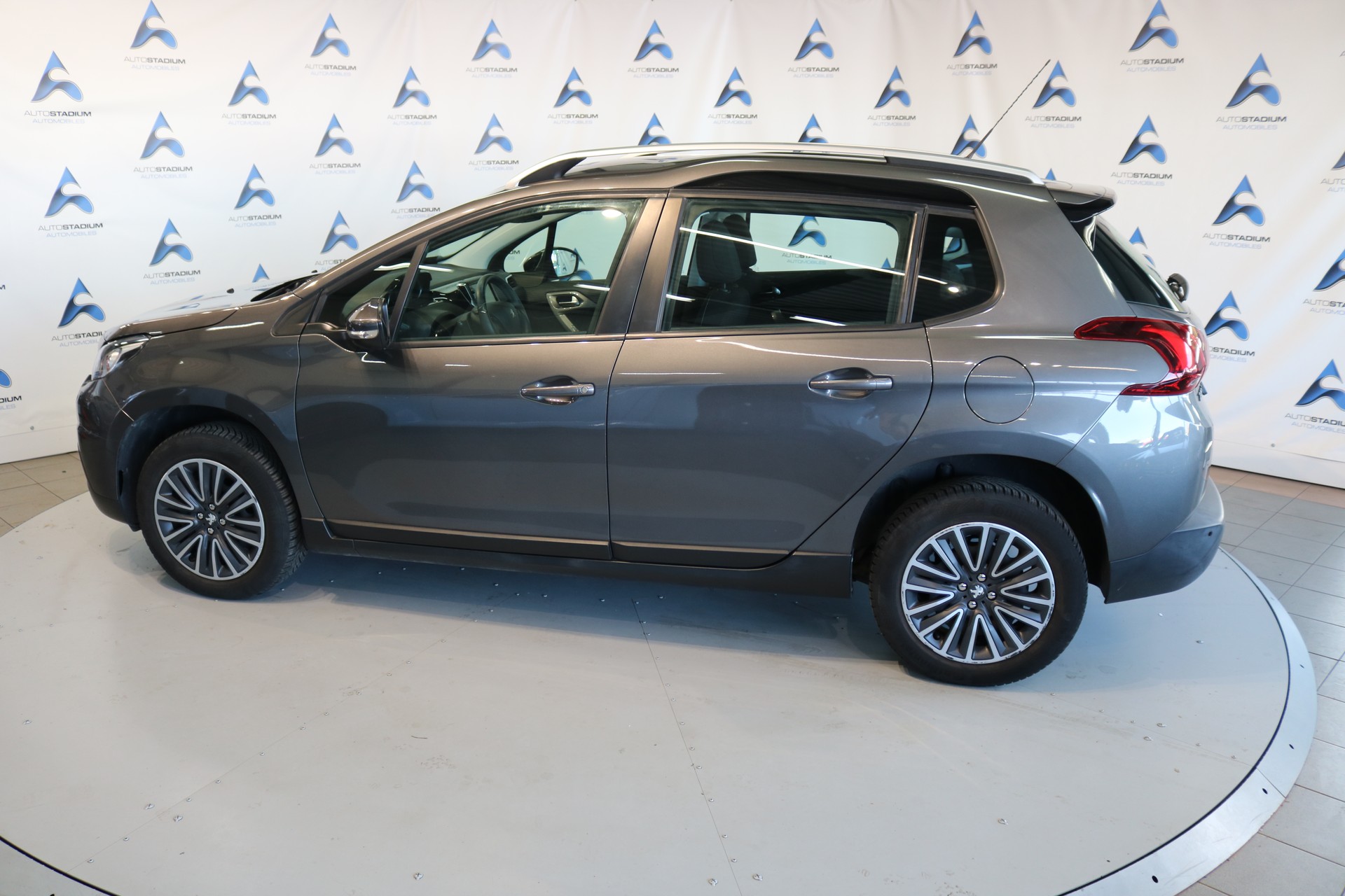 PEUGEOT 2008 1.2 PureTech Active-image-14