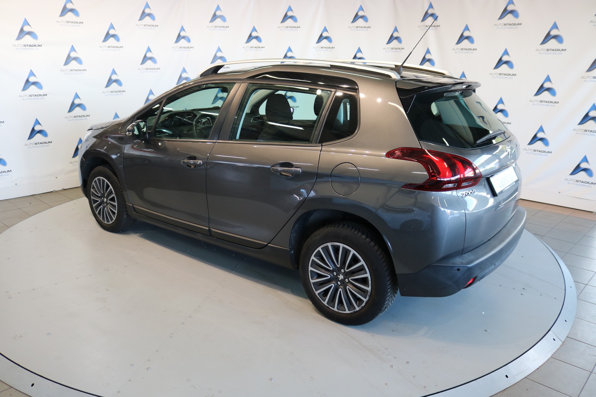 PEUGEOT 2008 1.2 PureTech Active-image-16