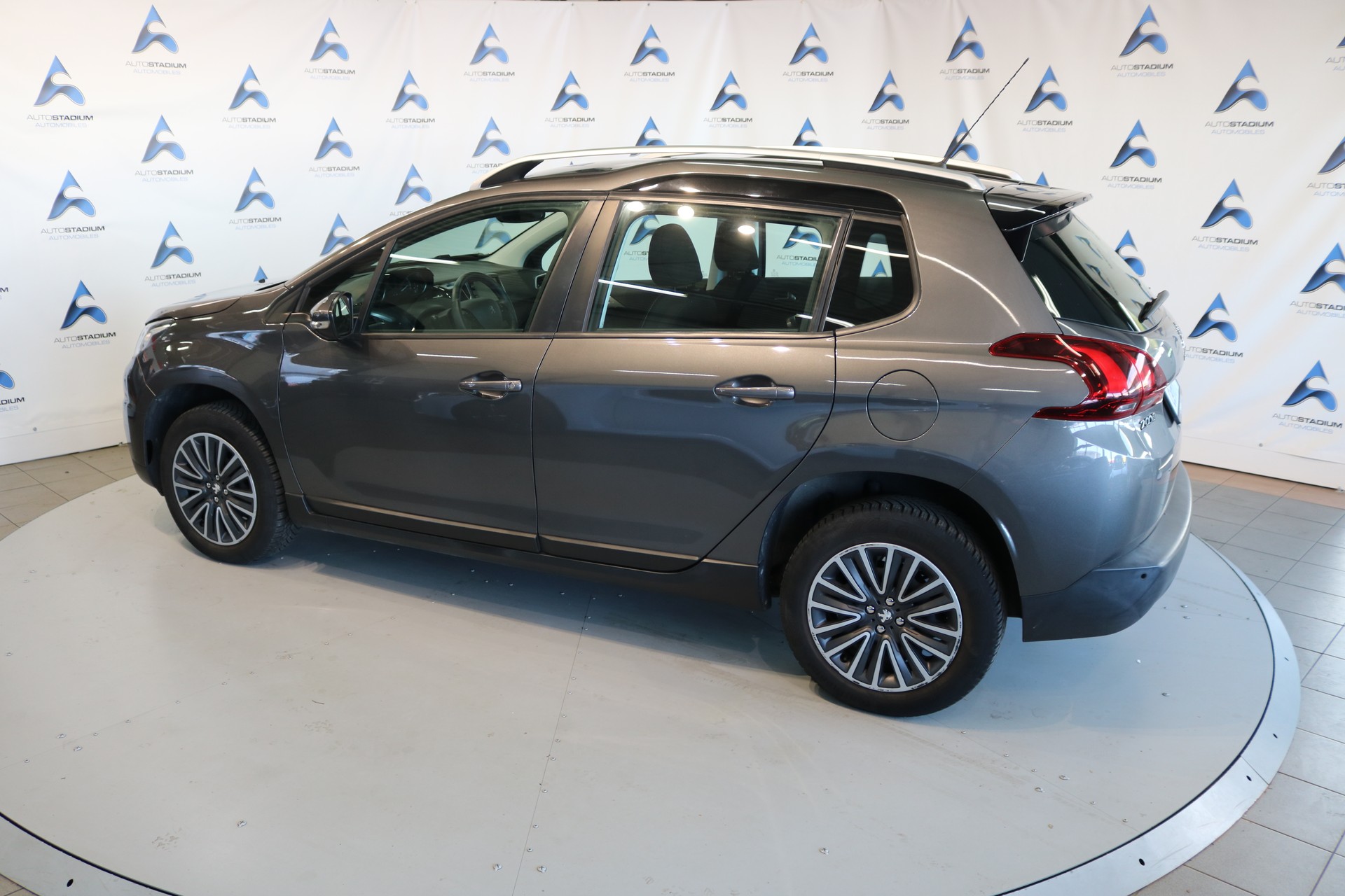 PEUGEOT 2008 1.2 PureTech Active-image-15