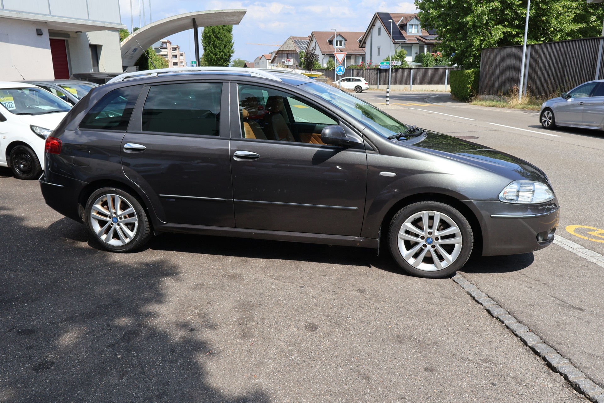 FIAT Croma 1.9 16V JTD Emotion-image-3
