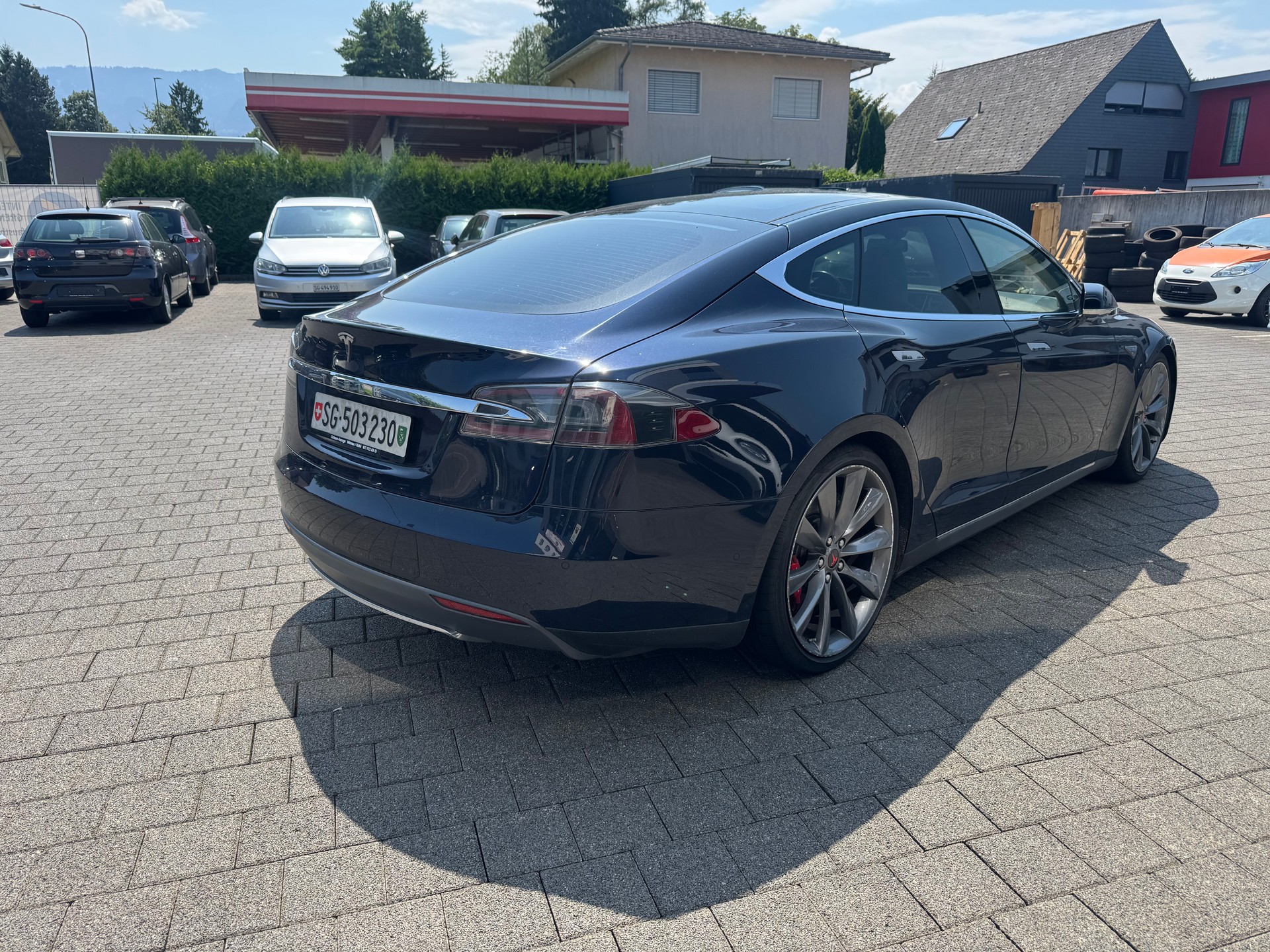 TESLA Model S 85 D Performance-image-3
