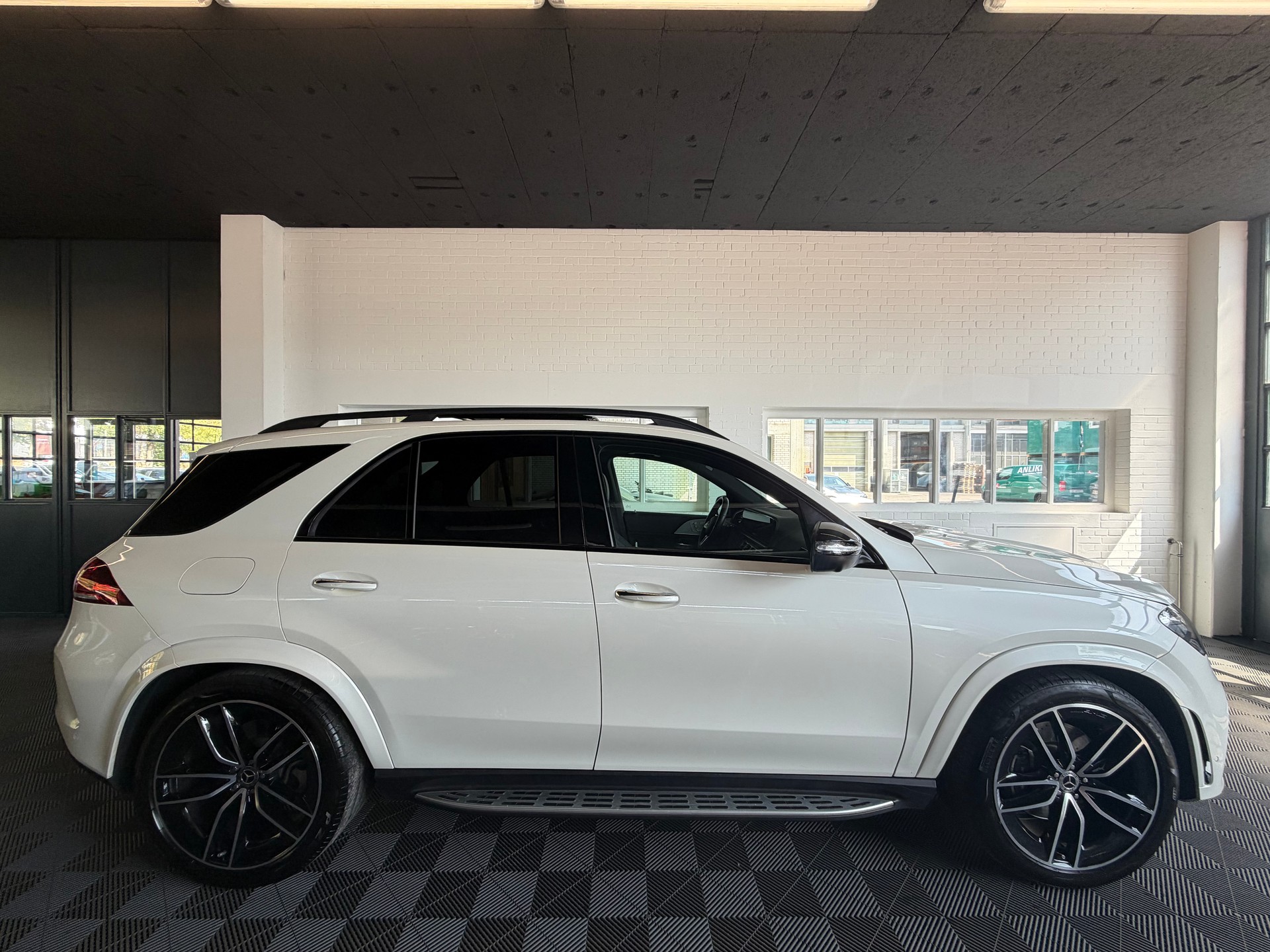 MERCEDES-BENZ GLE 400 d 4Matic AMG Line 9G-Tronic-image-1