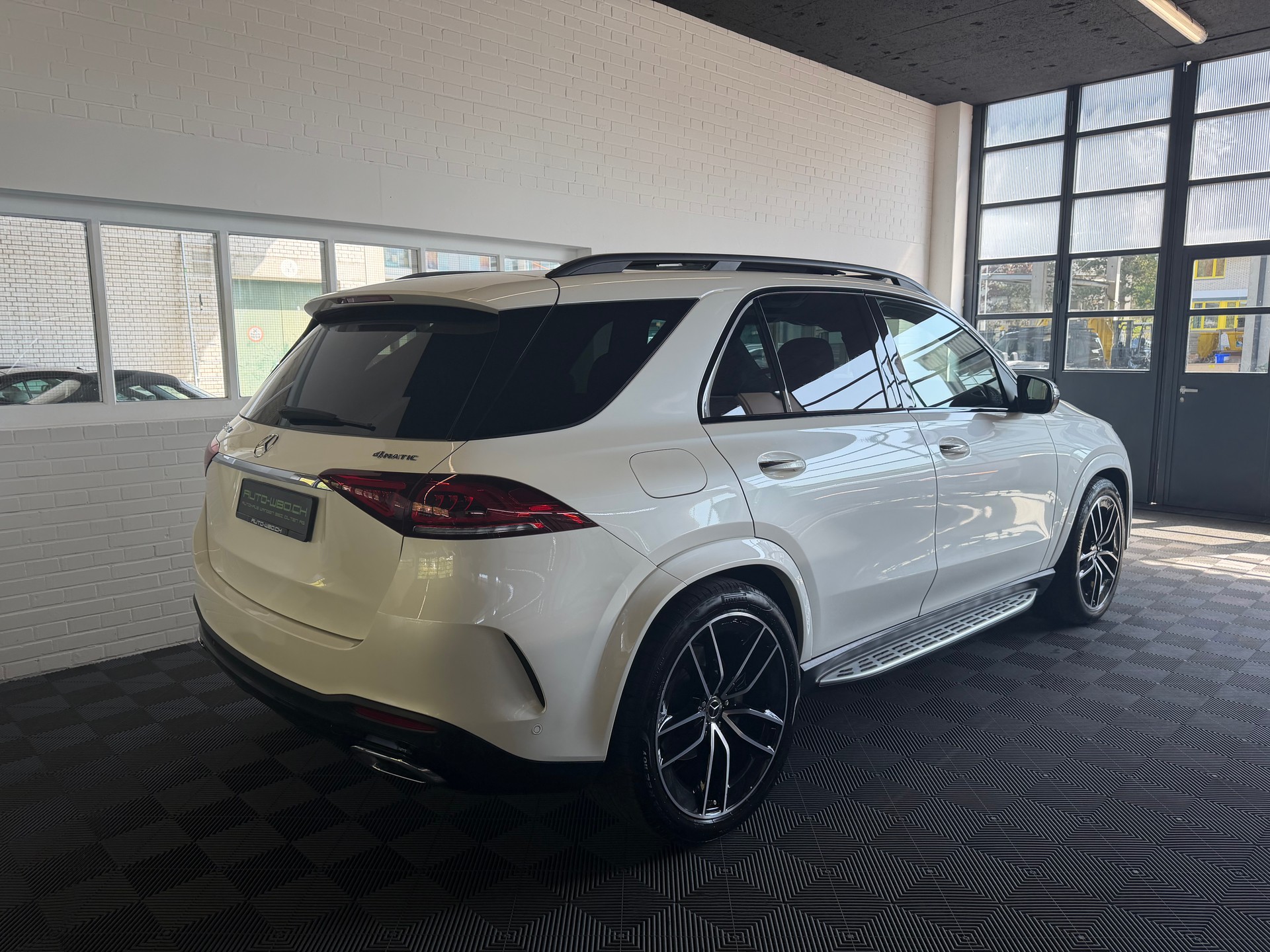 MERCEDES-BENZ GLE 400 d 4Matic AMG Line 9G-Tronic-image-2