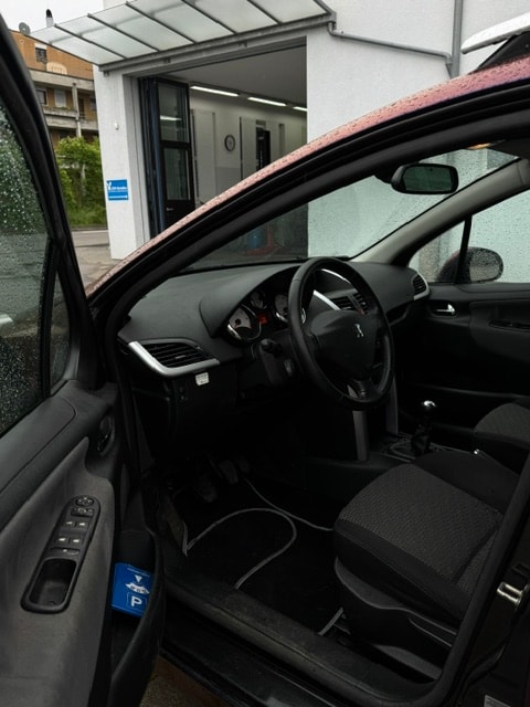 PEUGEOT 207 SW 1.6 16V Active-showroom-element-3