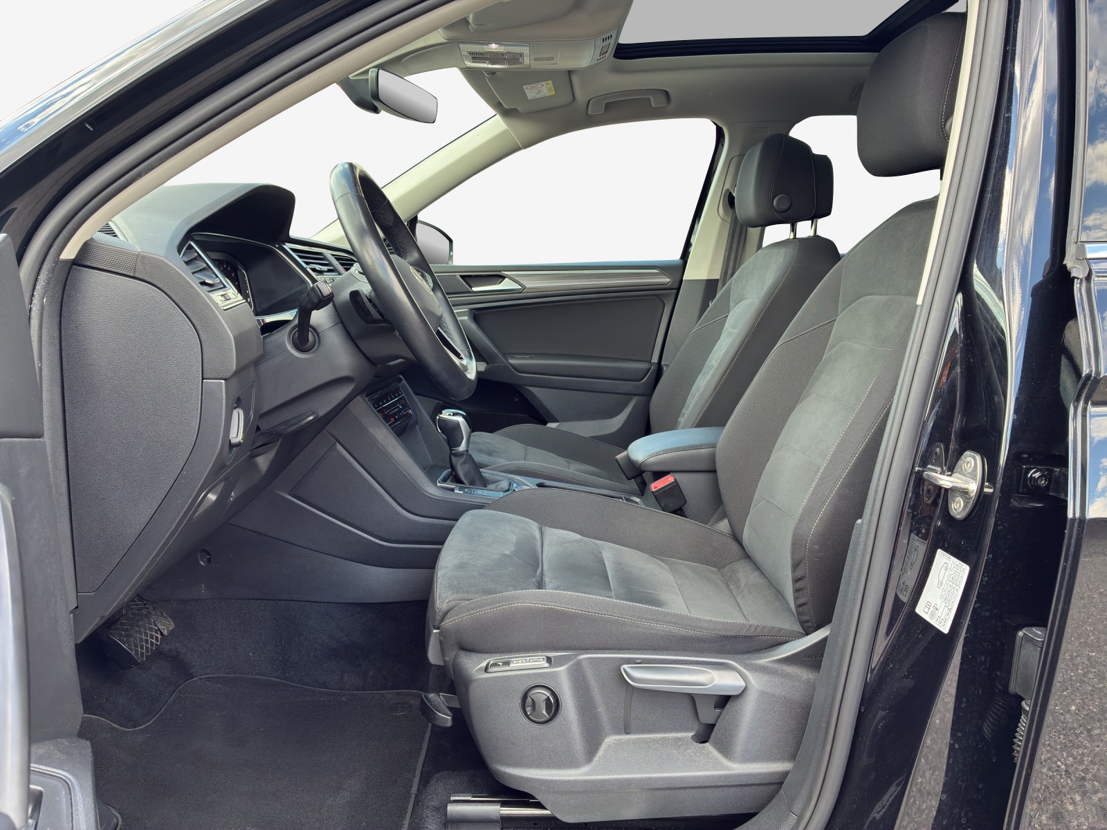 VW Tiguan Allspace 2.0TSI Elegance 4Motion DSG-image-7
