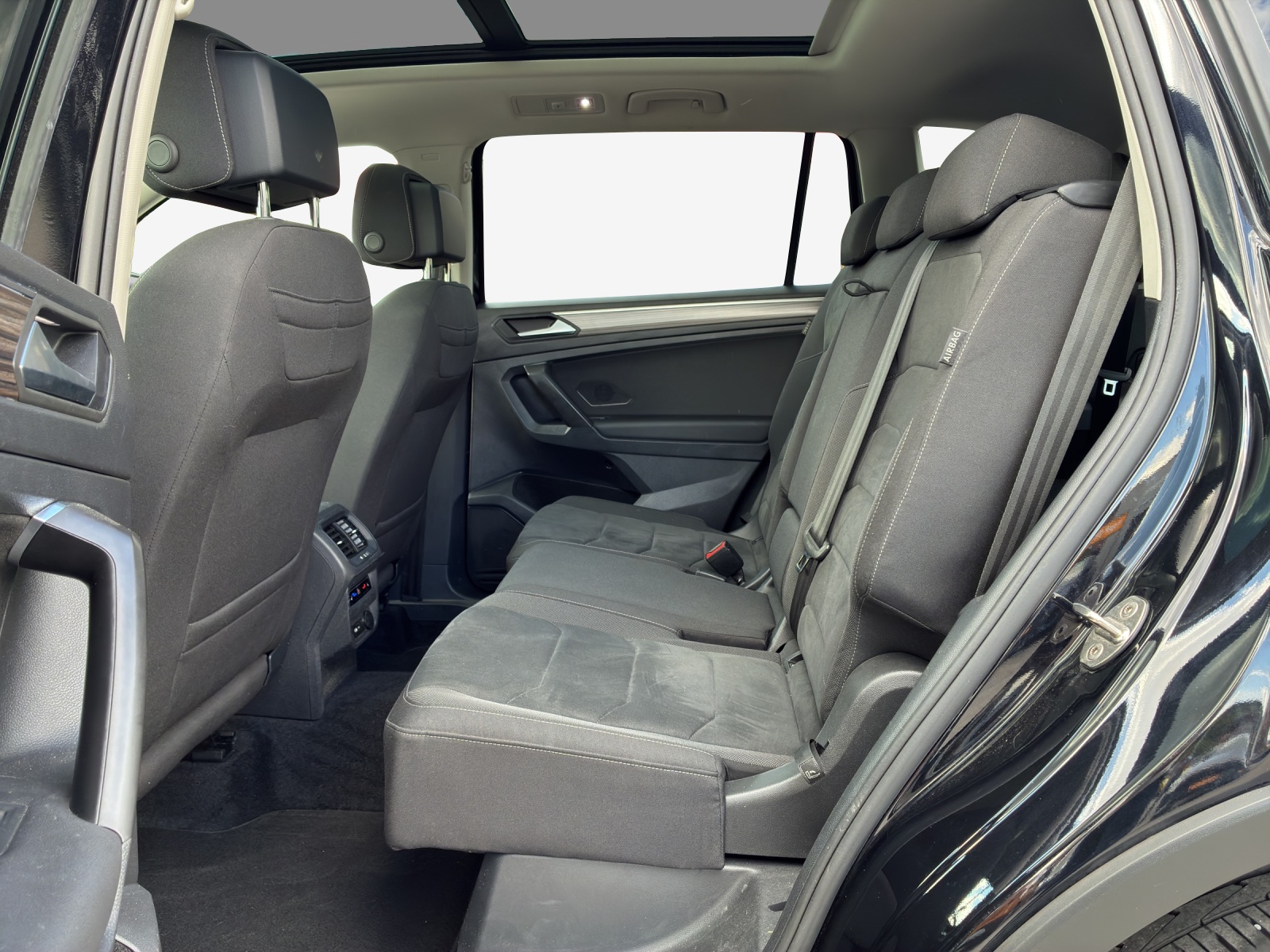 VW Tiguan Allspace 2.0TSI Elegance 4Motion DSG-image-11