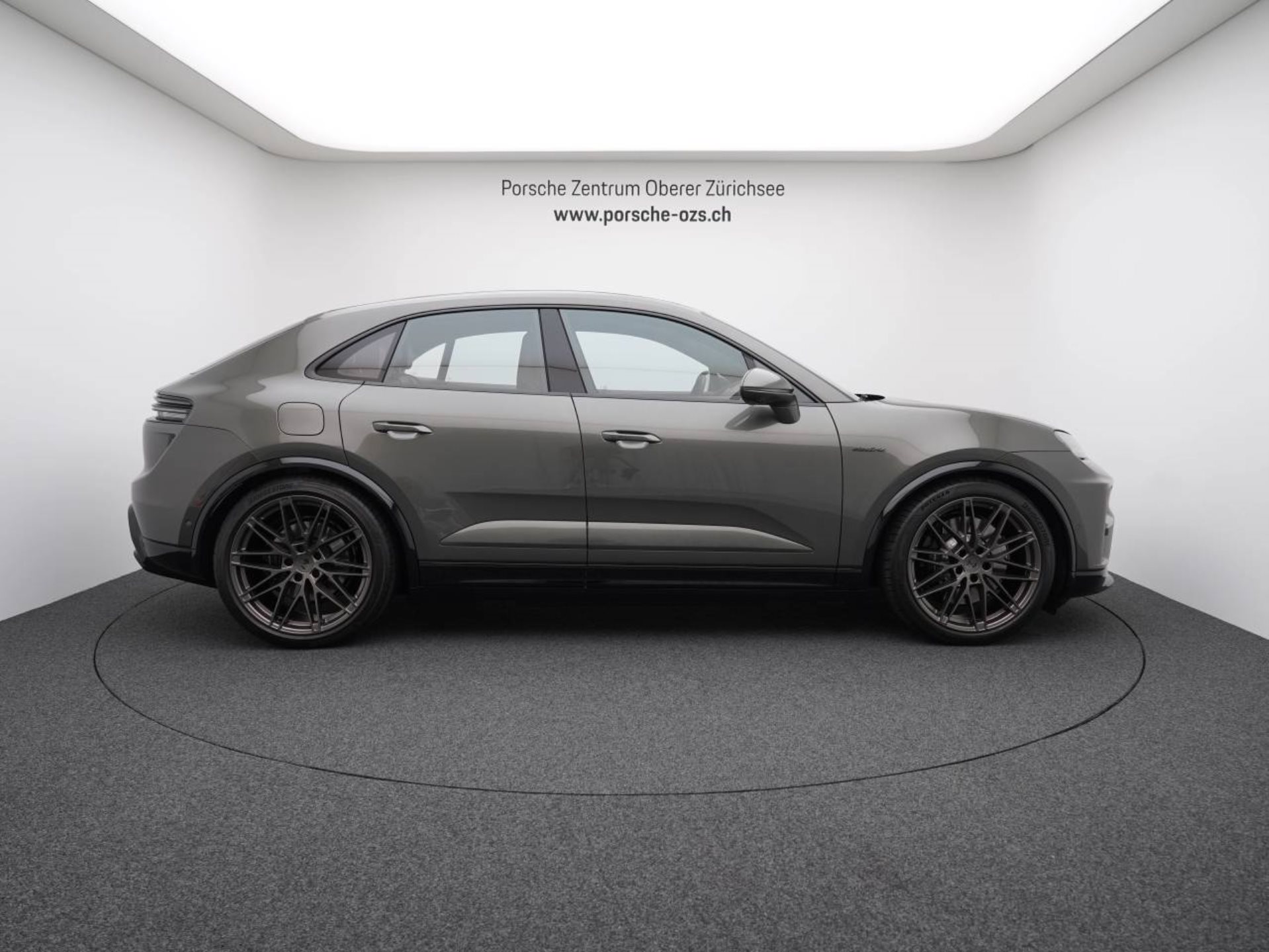 PORSCHE Macan Turbo-image-7