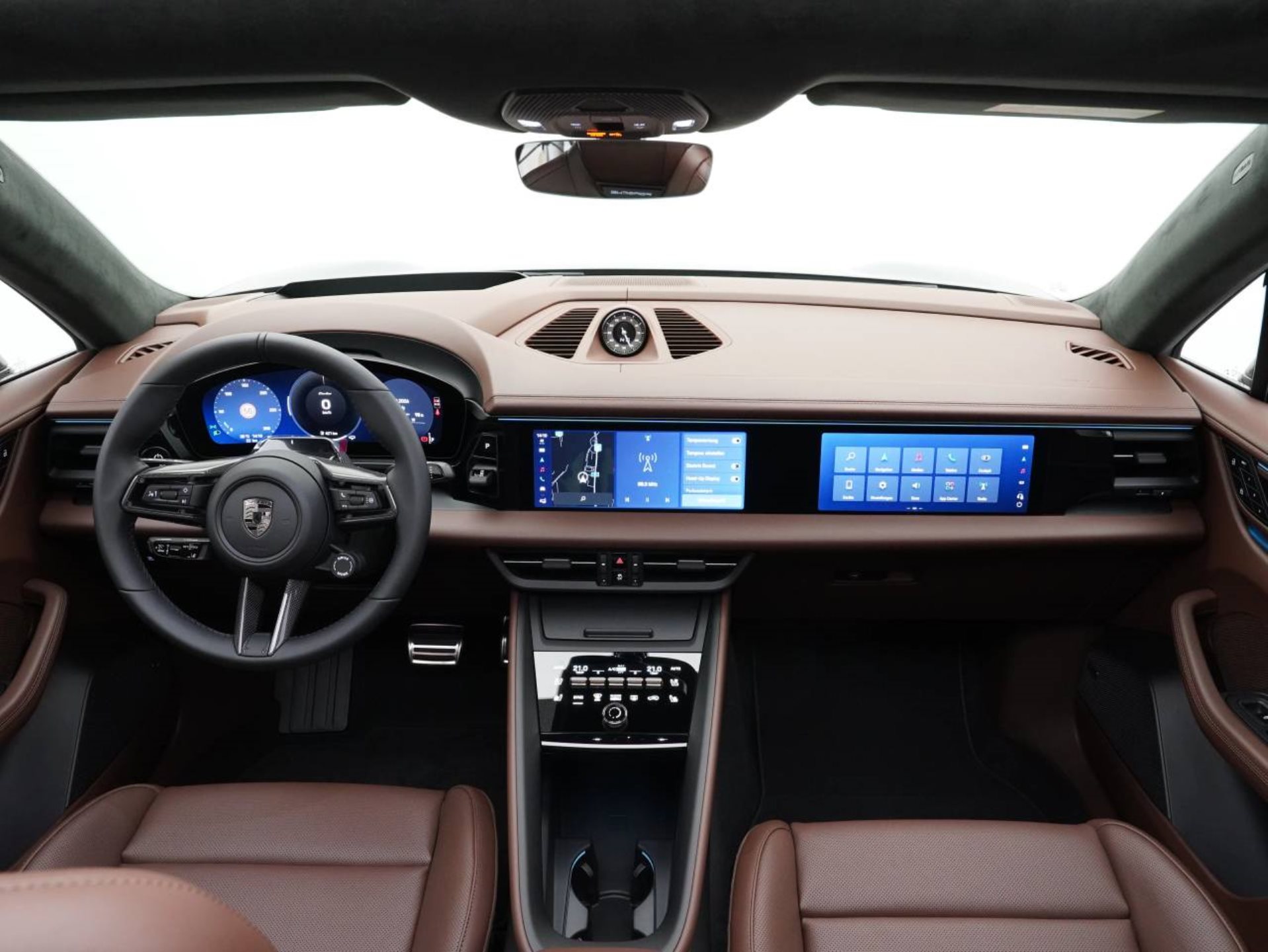 PORSCHE Macan Turbo-image-14