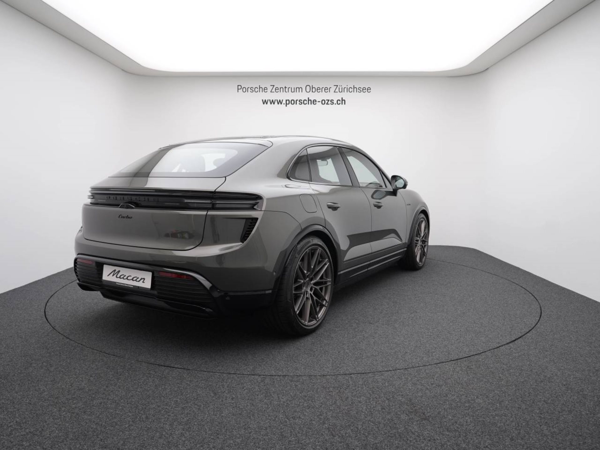 PORSCHE Macan Turbo-image-6