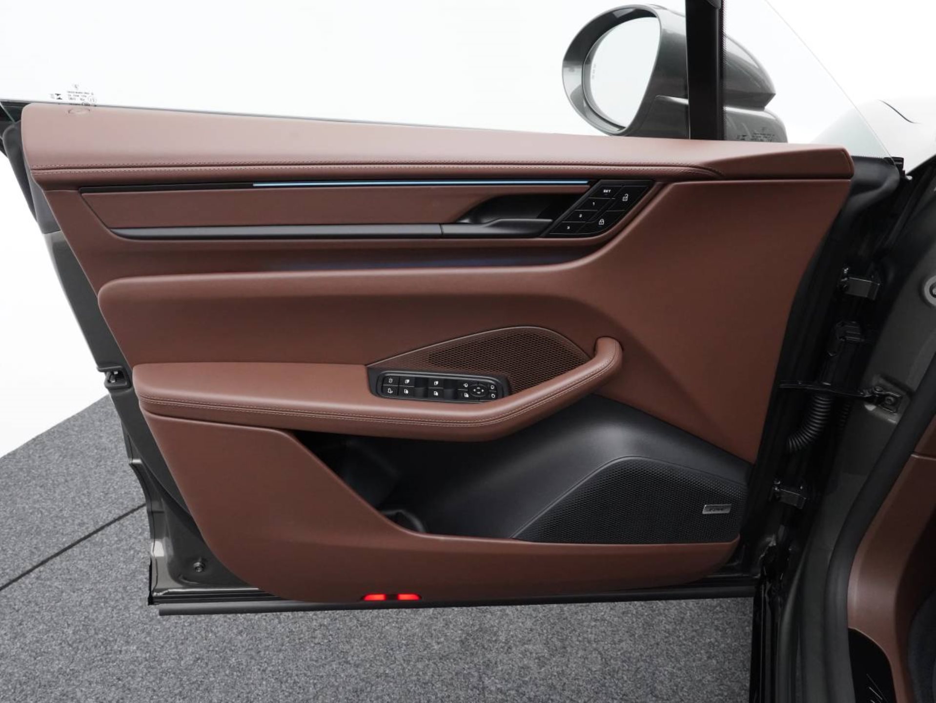 PORSCHE Macan Turbo-image-20