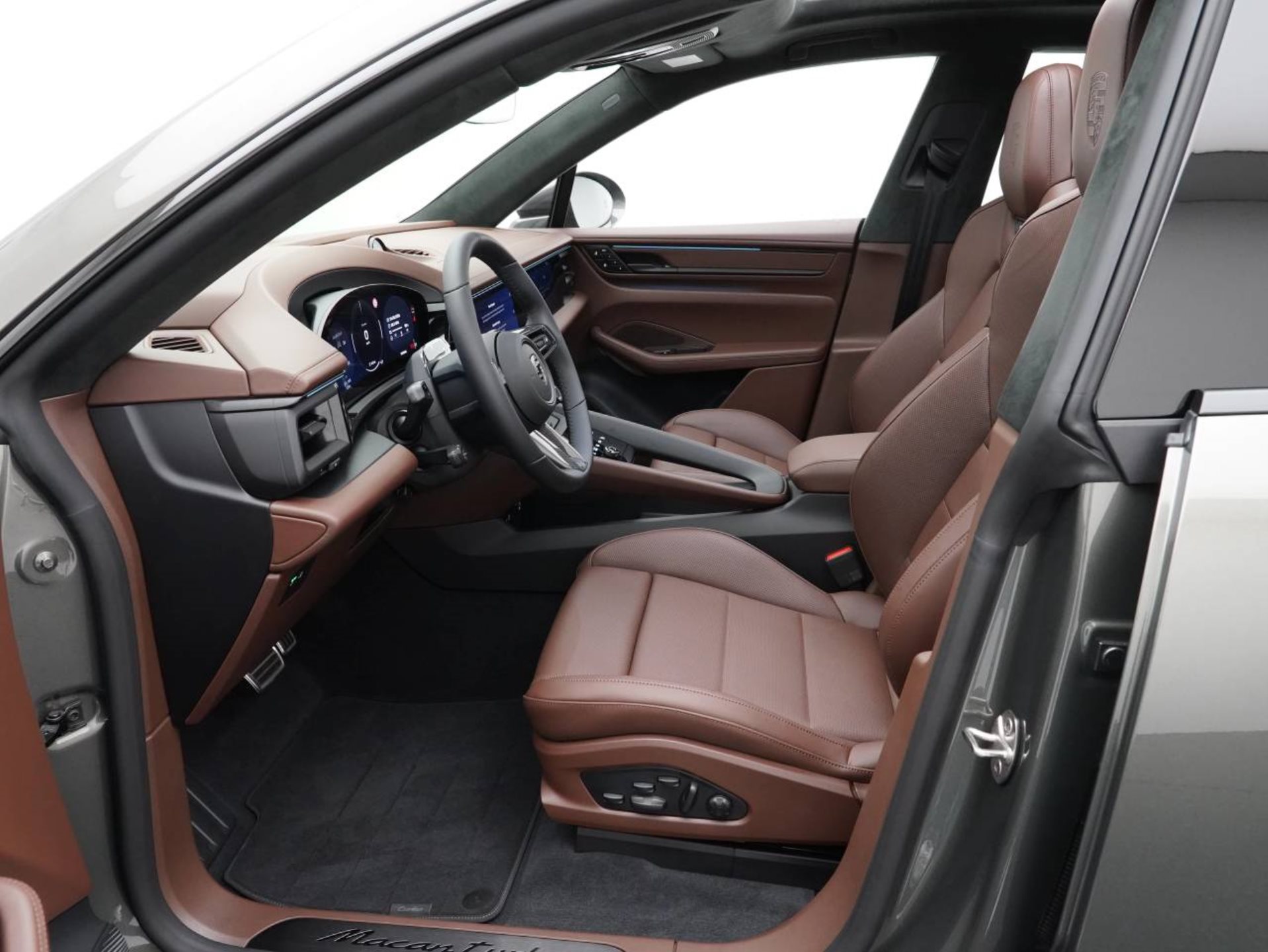 PORSCHE Macan Turbo-image-4