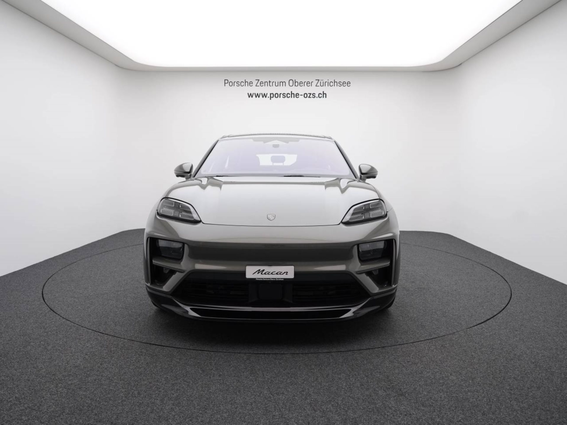 PORSCHE Macan Turbo-image-9