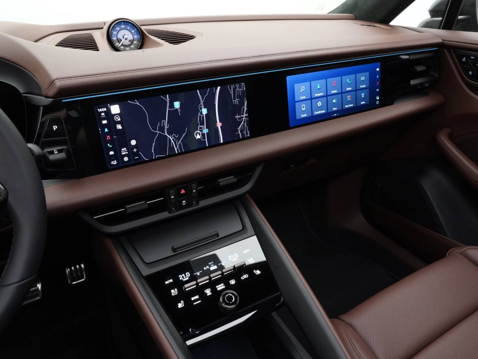 PORSCHE Macan Turbo-image-17