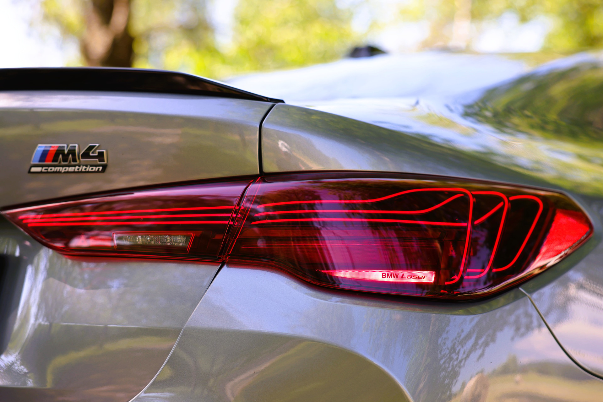 BMW M4 Coupé Competition *Facelift* *Laser LED* *Skyscraper grau* *Innovationspaket II* *Sitzbelüftung* *Werksgarantie bis 05/2028*-image-3