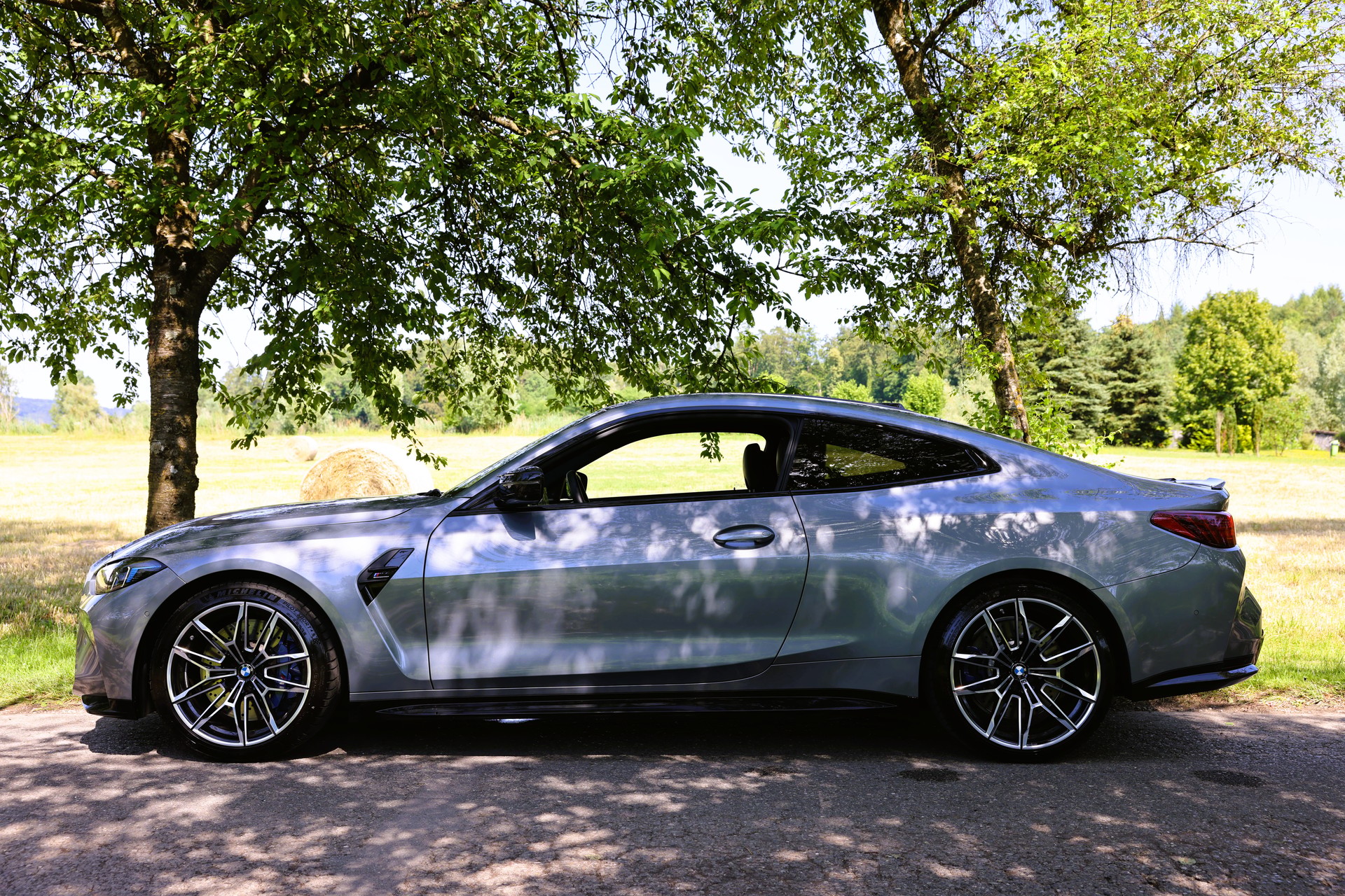BMW M4 Coupé Competition *Facelift* *Laser LED* *Skyscraper grau* *Innovationspaket II* *Sitzbelüftung* *Werksgarantie bis 05/2028*-image-9