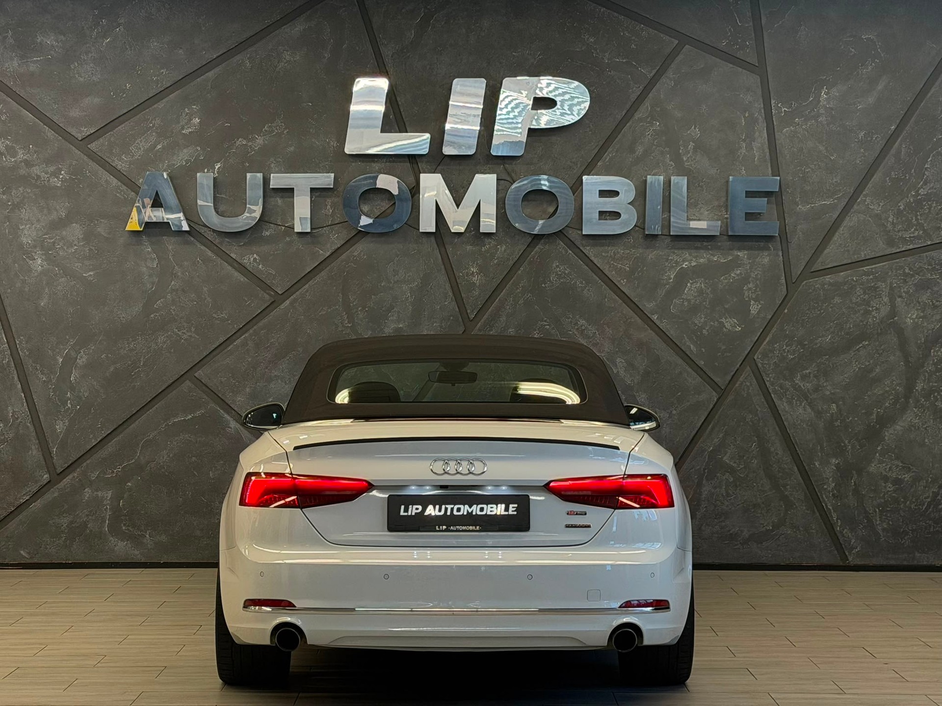 AUDI A5 Cabriolet 2.0 TFSI Design quattro S-tronic-image-6