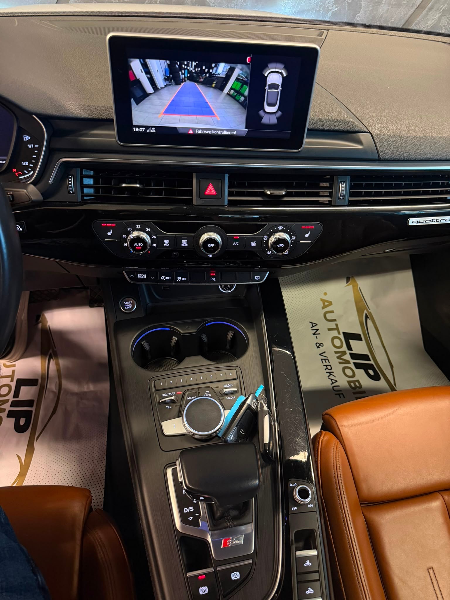 AUDI A5 Cabriolet 2.0 TFSI Design quattro S-tronic-image-11