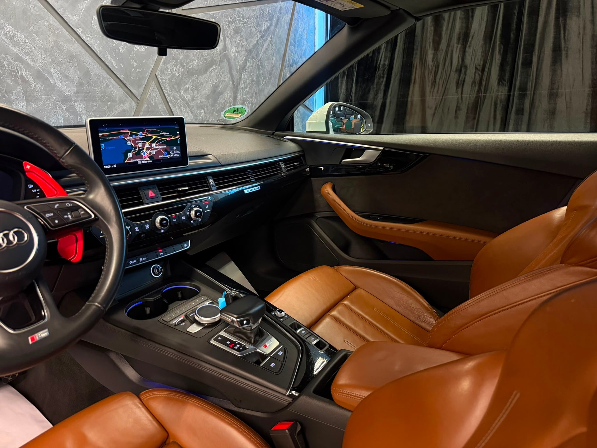 AUDI A5 Cabriolet 2.0 TFSI Design quattro S-tronic-image-9