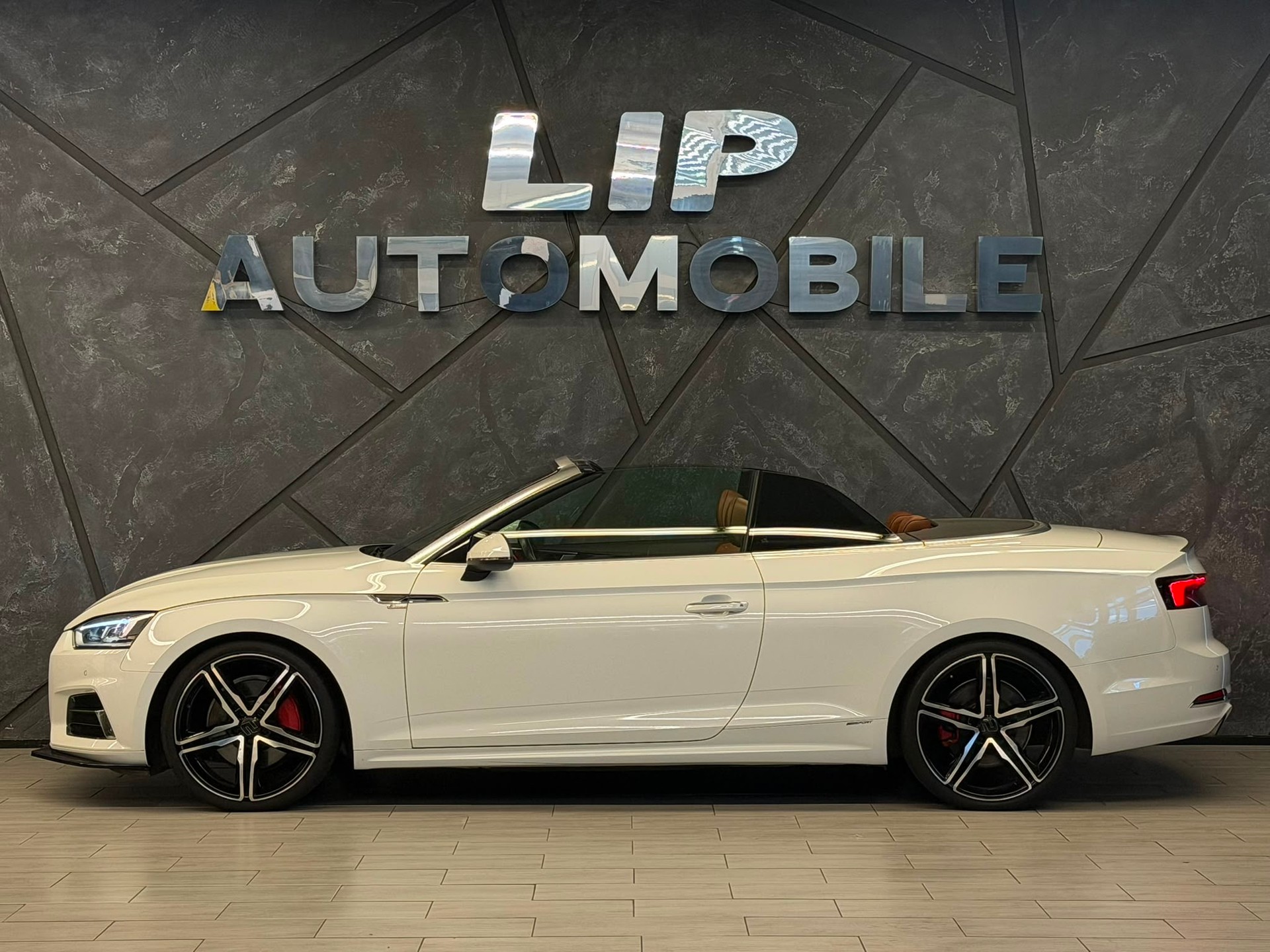 AUDI A5 Cabriolet 2.0 TFSI Design quattro S-tronic-image-4