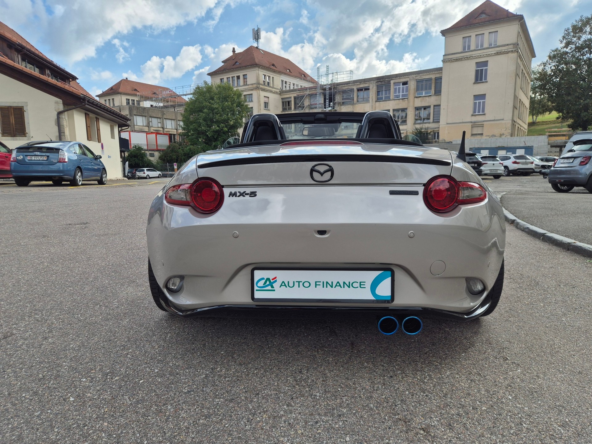 MAZDA MX-5 Skyactiv-G 184 Homura-showroom-element-3