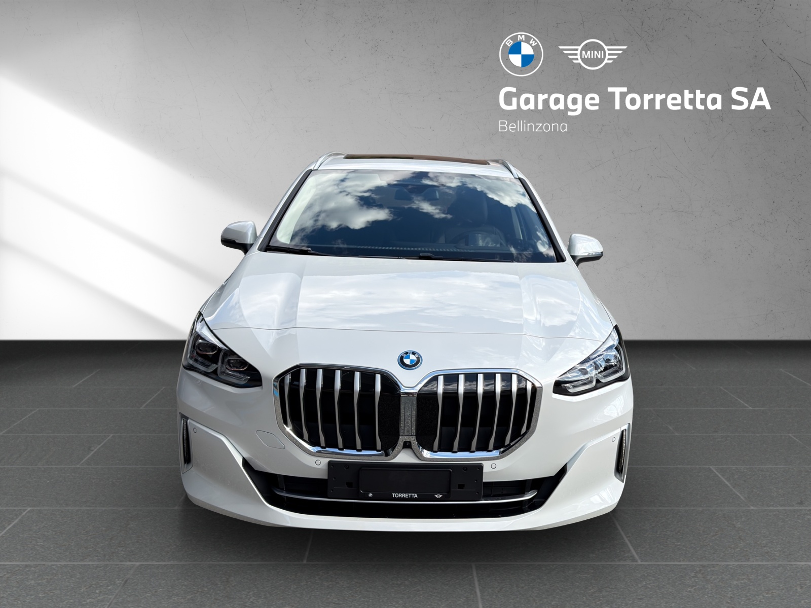 BMW 230e xDrive Active Tourer Luxury Line-image-7