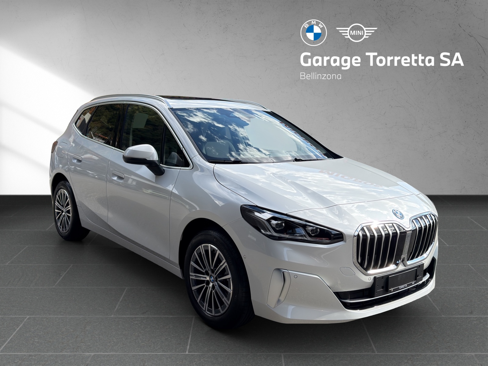 BMW 230e xDrive Active Tourer Luxury Line-image-6