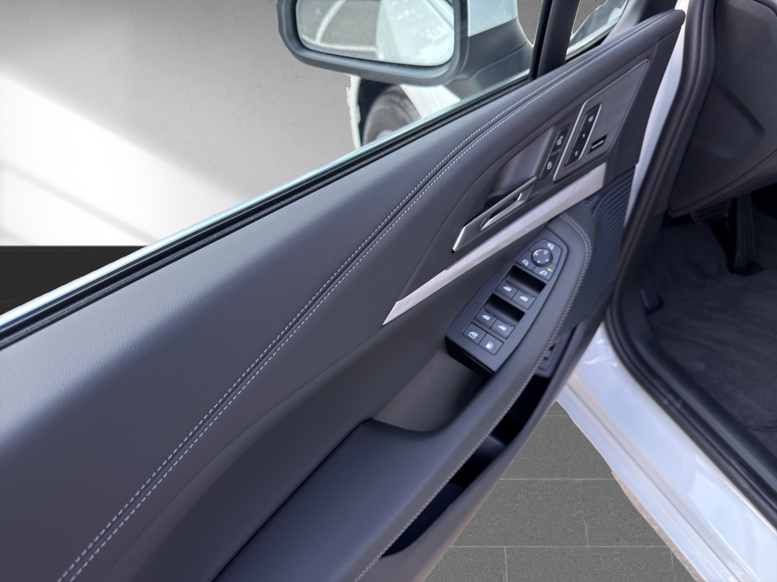 BMW 230e xDrive Active Tourer Luxury Line-image-14