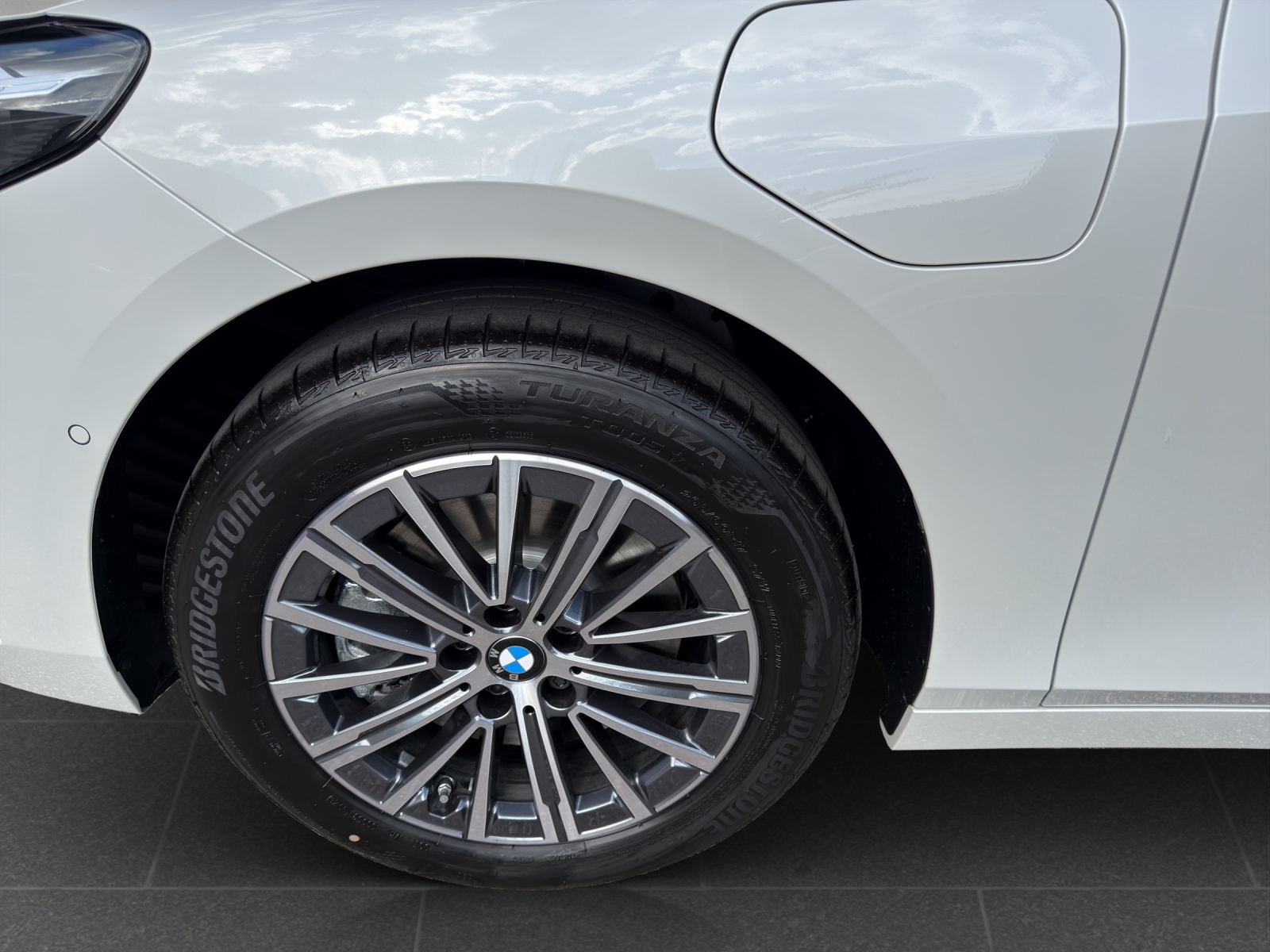 BMW 230e xDrive Active Tourer Luxury Line-image-11