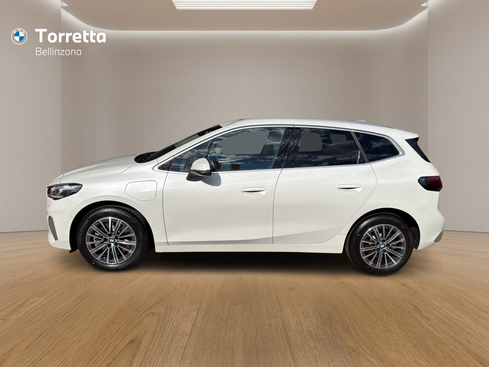 BMW 230e xDrive Active Tourer Luxury Line-image-1