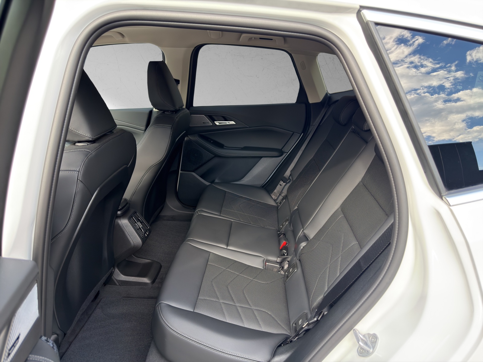 BMW 230e xDrive Active Tourer Luxury Line-image-16