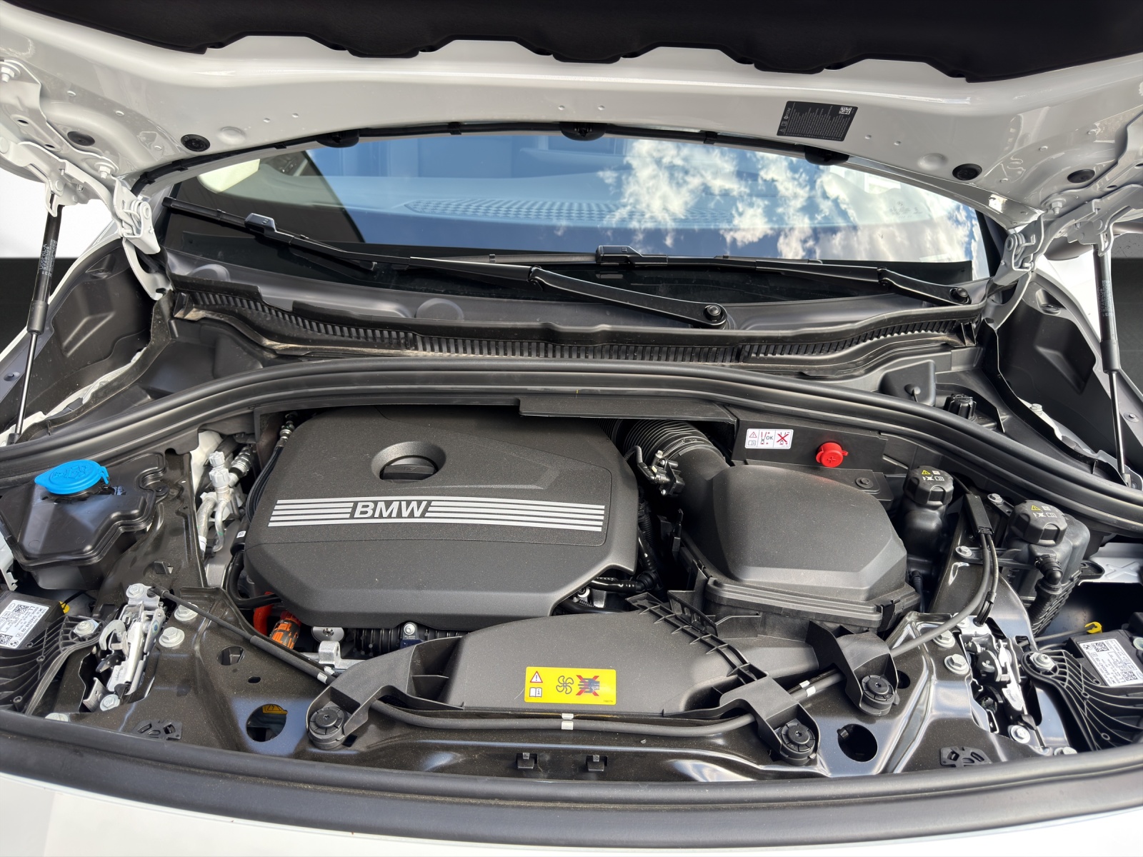 BMW 230e xDrive Active Tourer Luxury Line-image-18