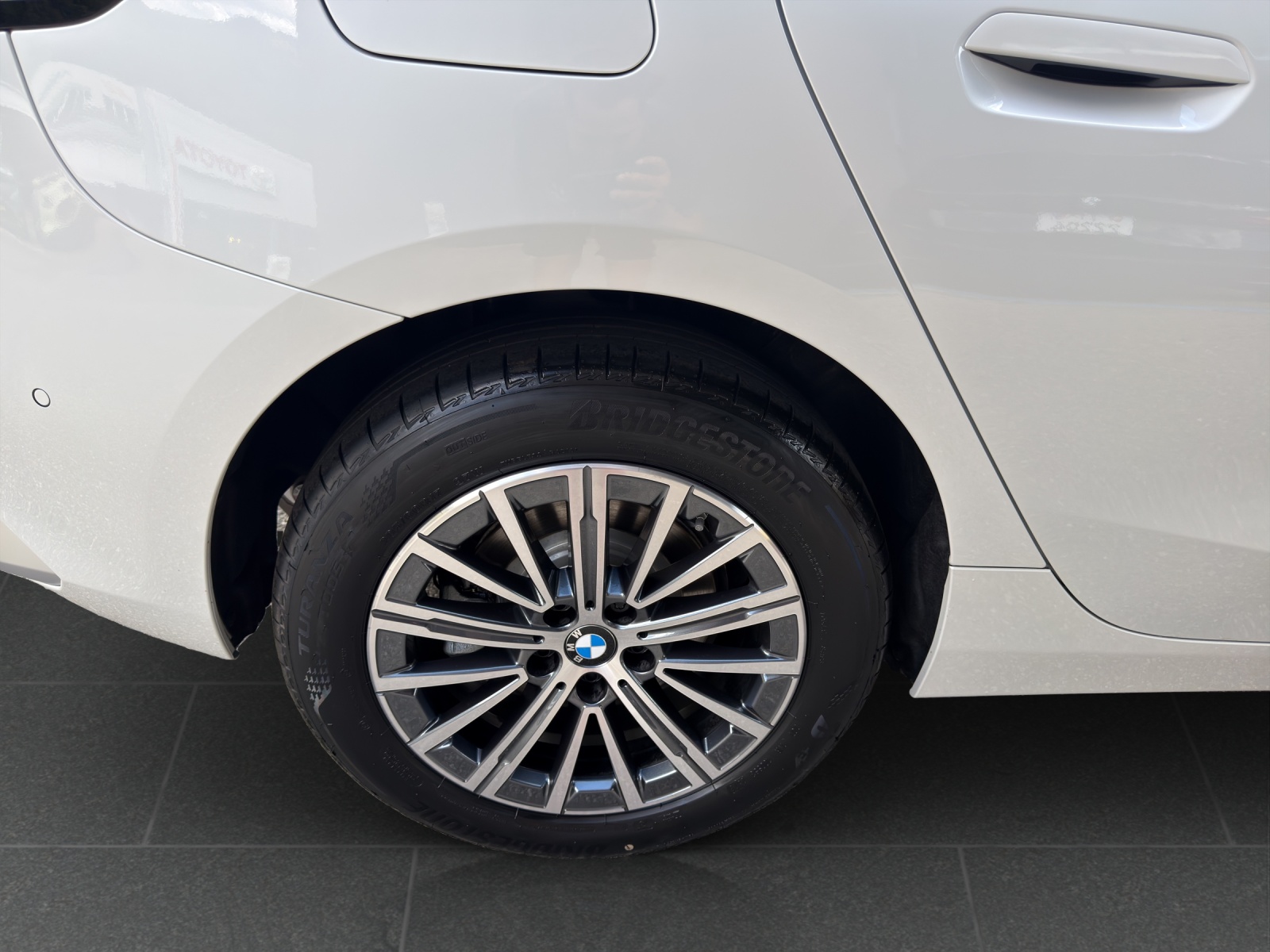 BMW 230e xDrive Active Tourer Luxury Line-image-9