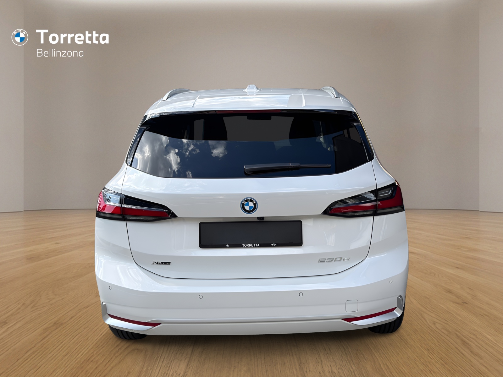 BMW 230e xDrive Active Tourer Luxury Line-image-3