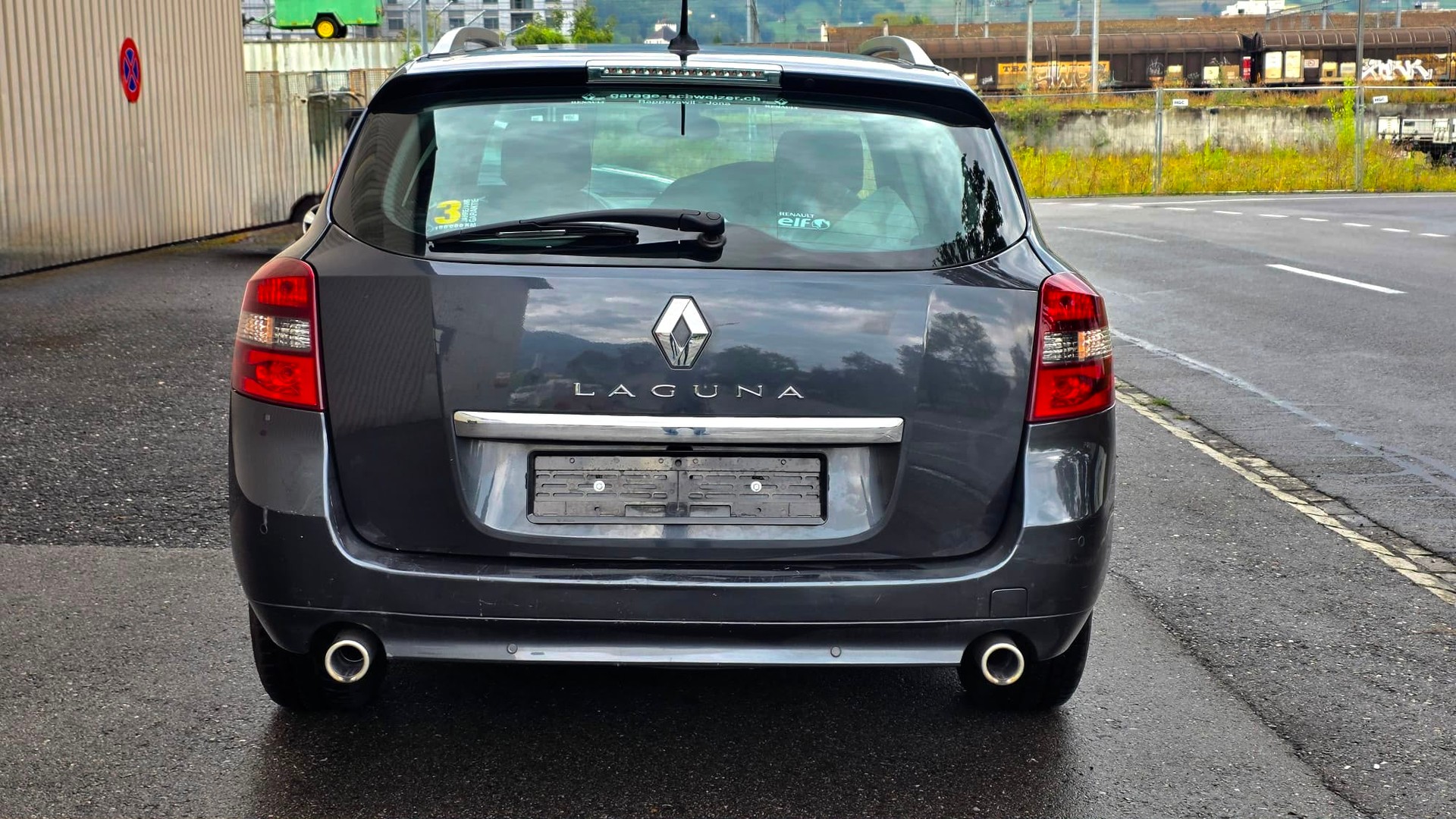 RENAULT Laguna Grandtour 2.0 dCi Dynamique Automatic-image-4