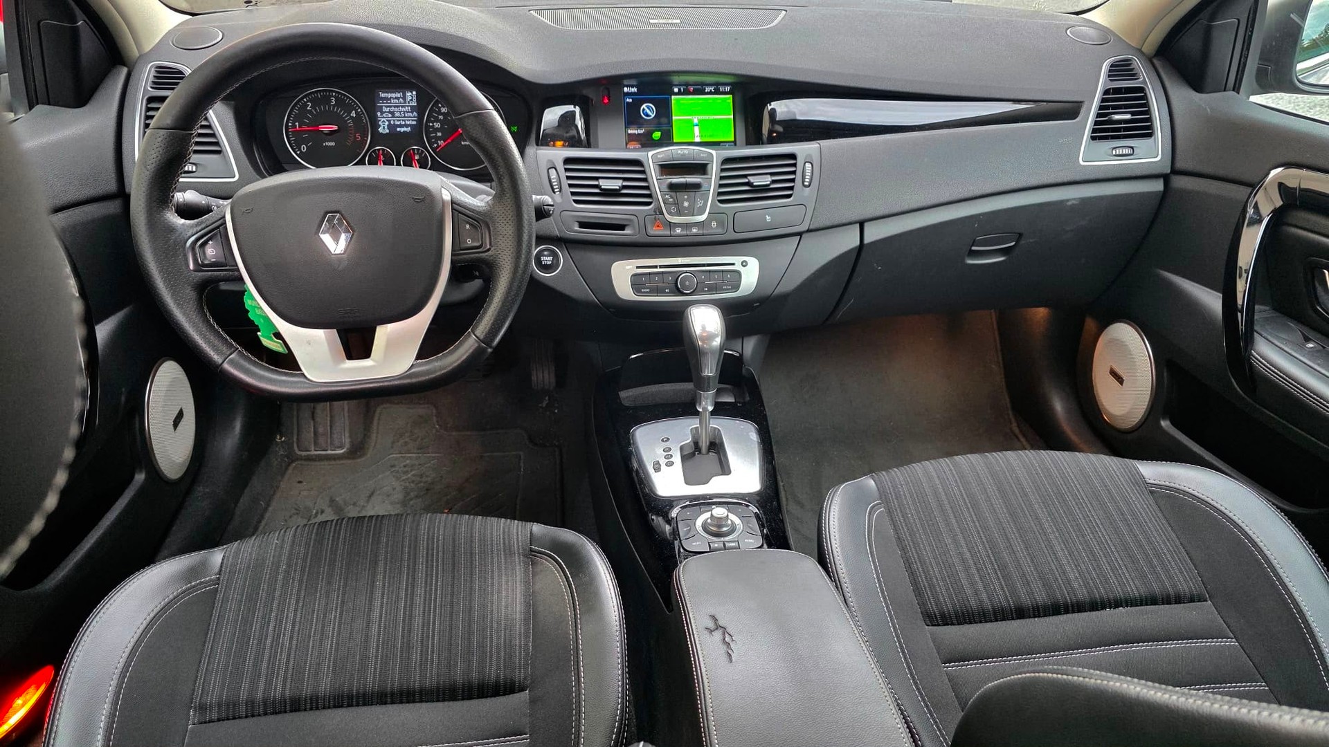 RENAULT Laguna Grandtour 2.0 dCi Dynamique Automatic-image-11