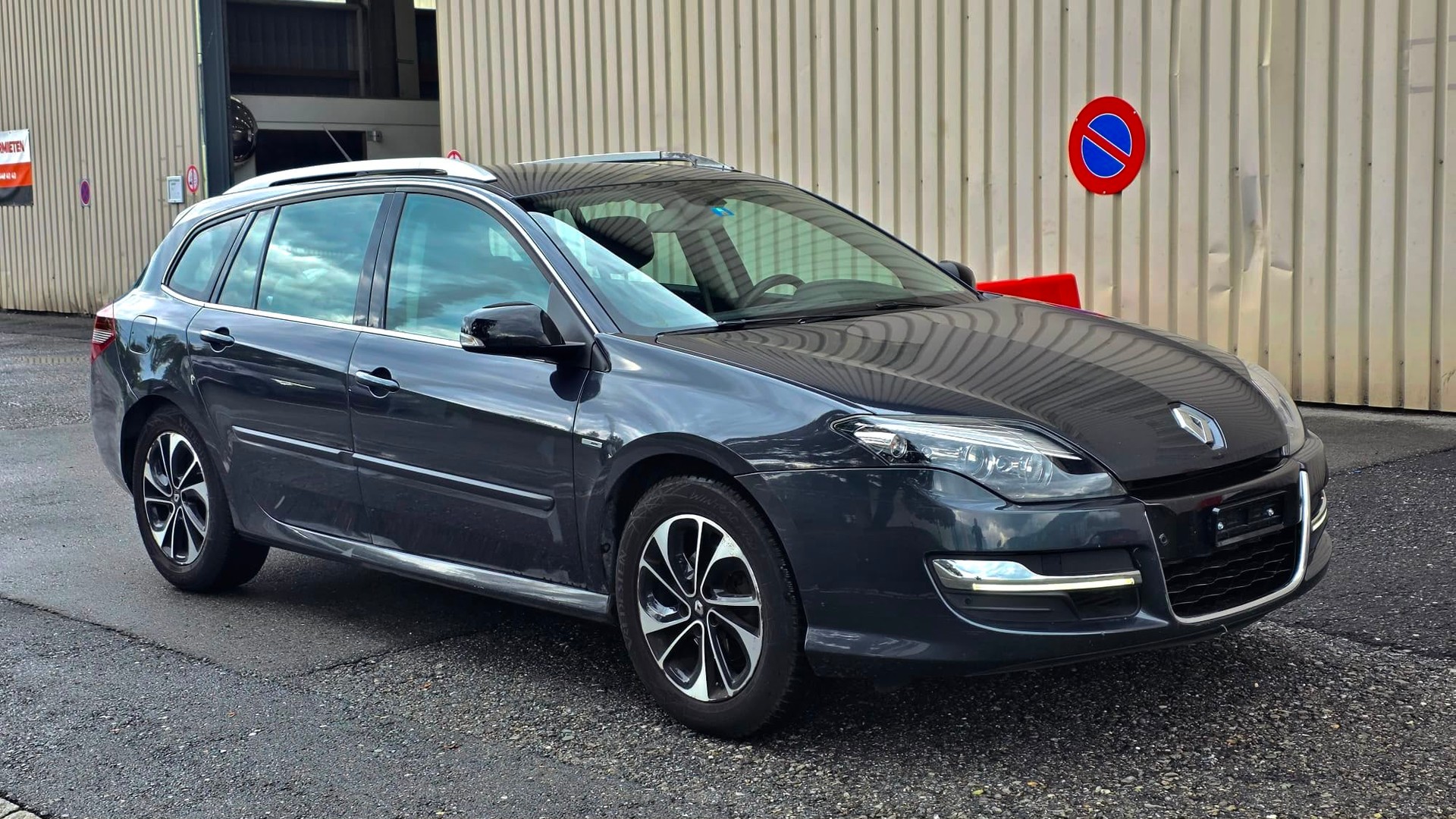 RENAULT Laguna Grandtour 2.0 dCi Dynamique Automatic-image-1